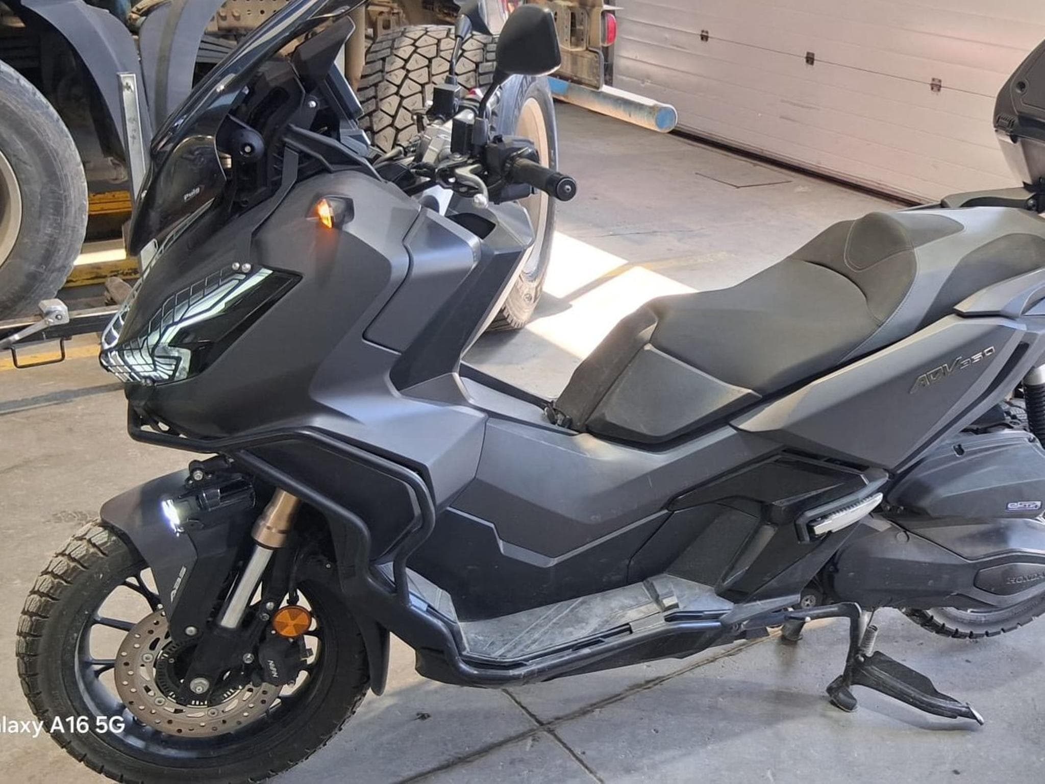 Honda ADV350 Black (2022) - Photo 1