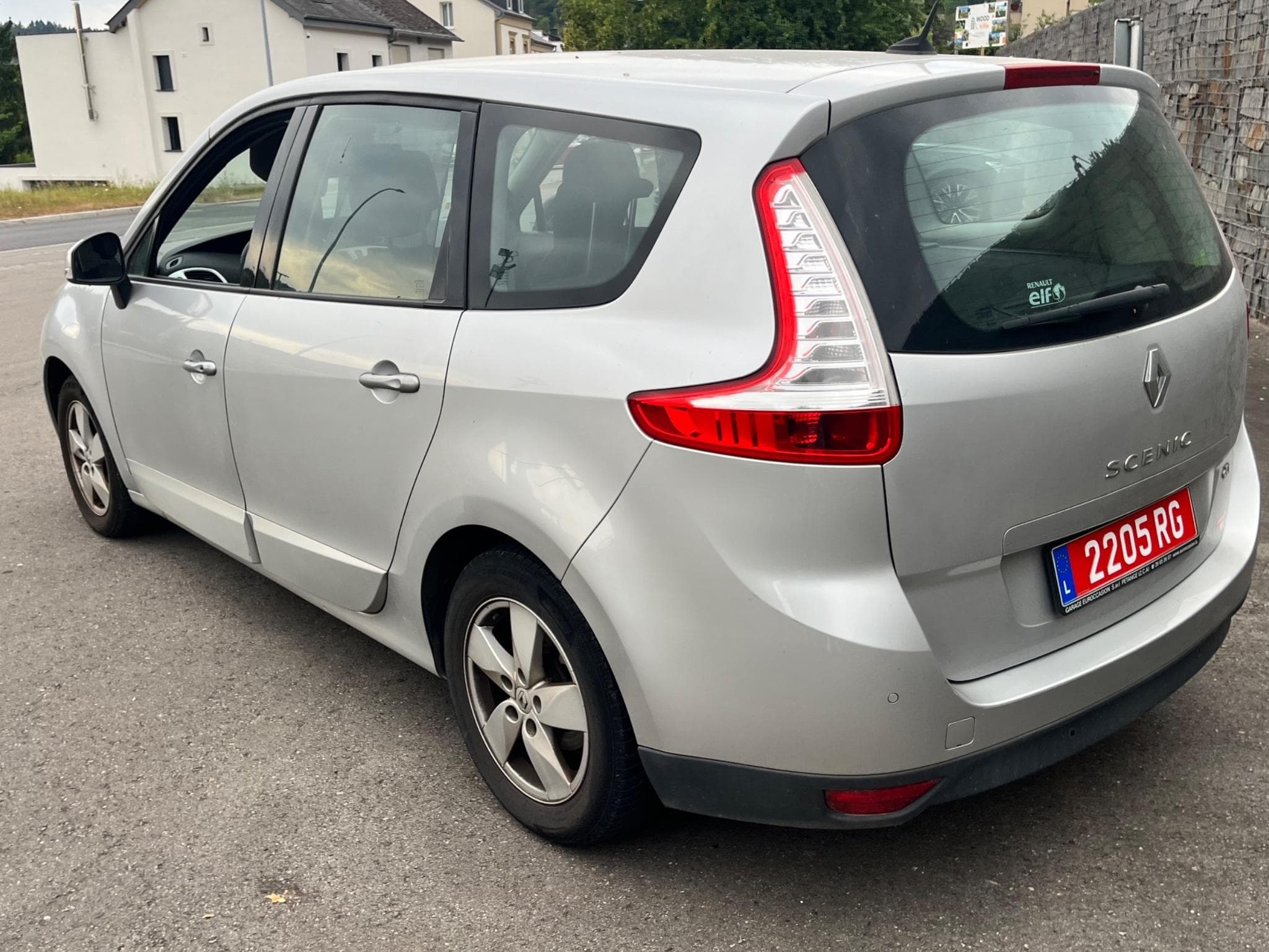 Renault Grand Scenic 1.5 dci 110 (2010) - Foto 1