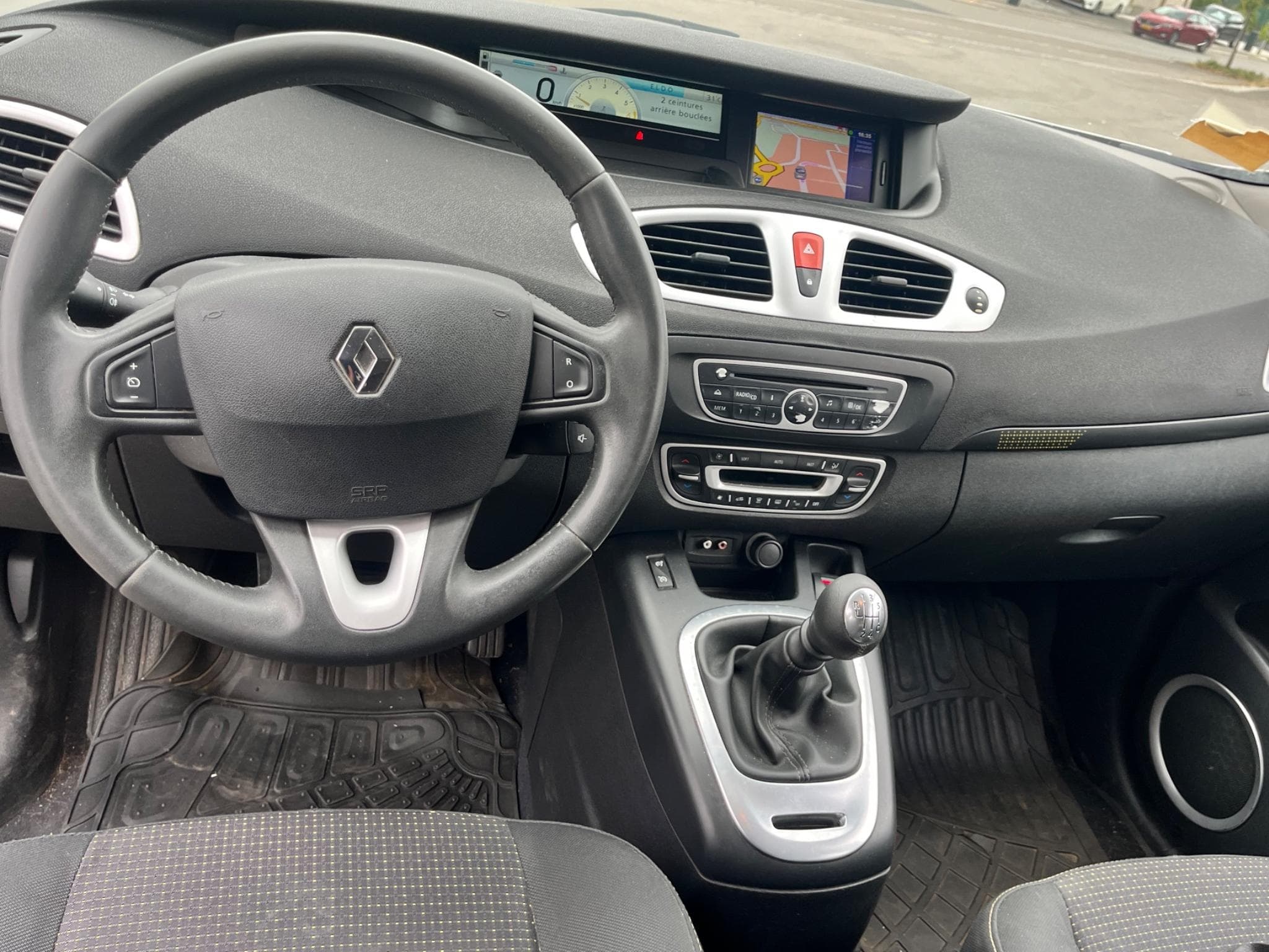 Renault Grand Scenic 1.5 dci 110 (2010) - Foto 3