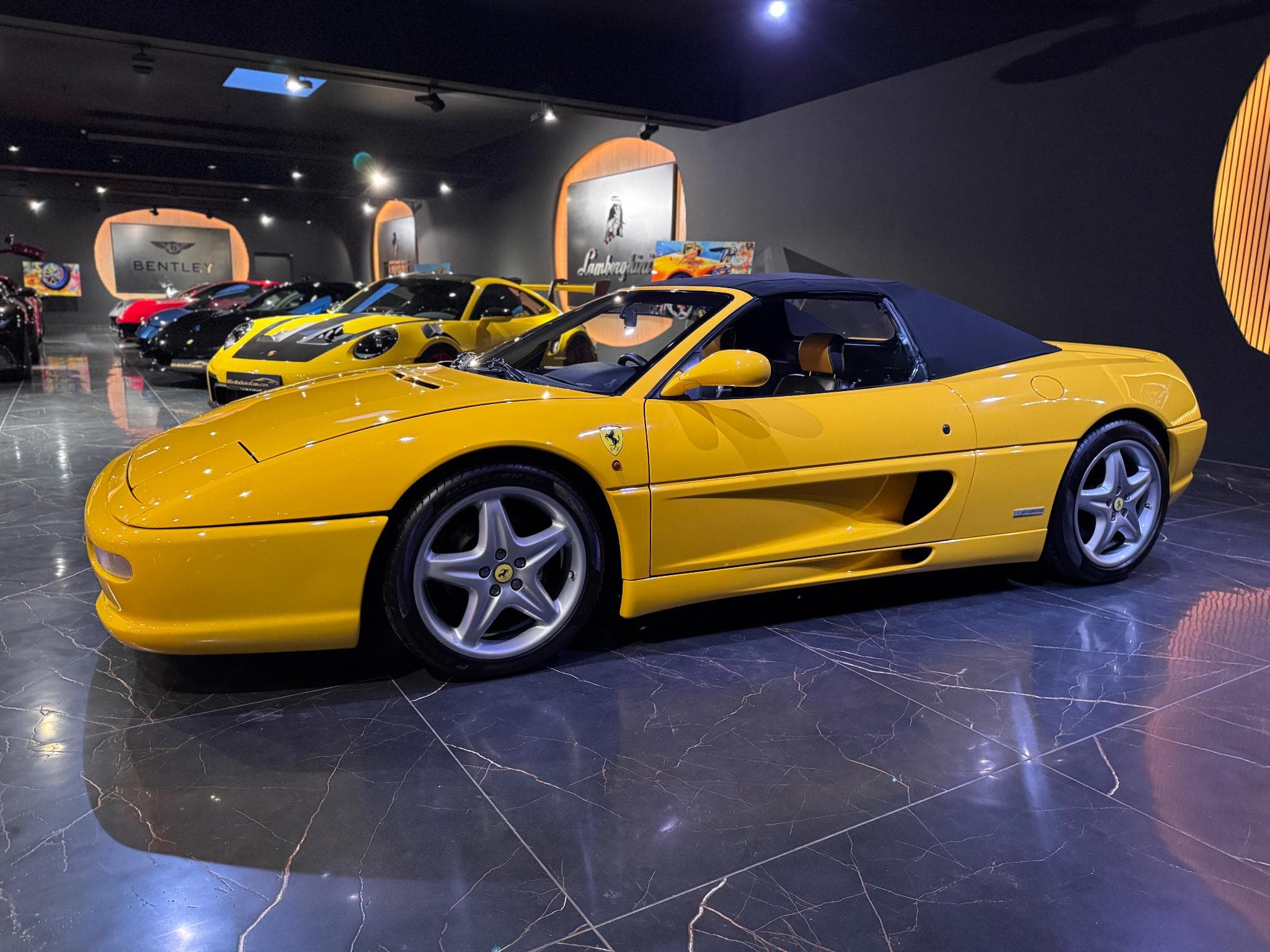 Ferrari F355 Spider (1997) - Photo 3