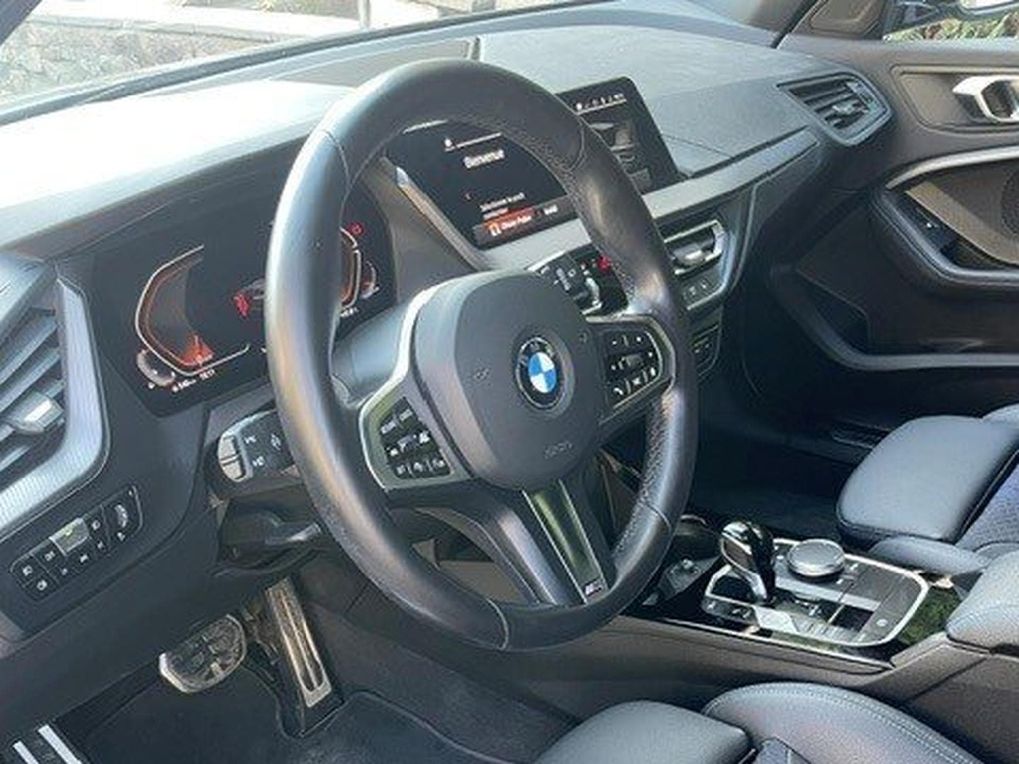 BMW 118 Sport M (2023) - Photo 5