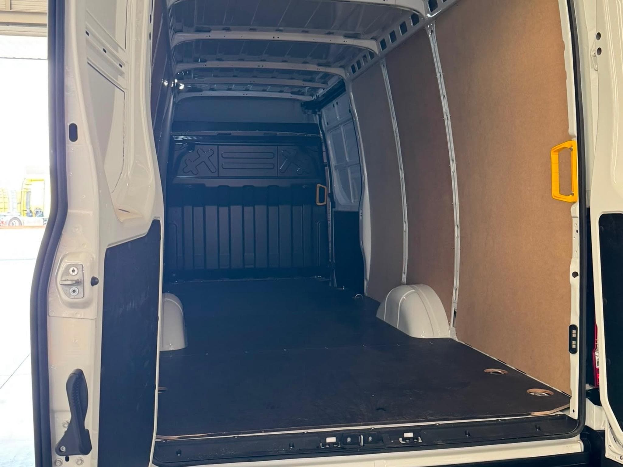 Iveco Daily 35S16 (2026) - Foto 3