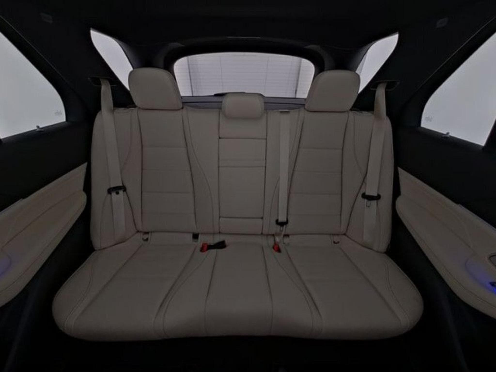 Mercedes GLE 400 WARRANTY2027/WINTER TYRES/PANO/360/BURME (2024) - Foto 4