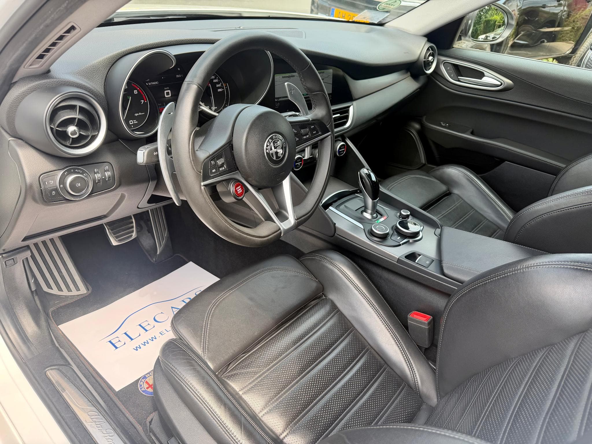 Alfa-Romeo Giulia 2.0 Turbo 280 AT Q4 Veloce (2019) - Photo 7