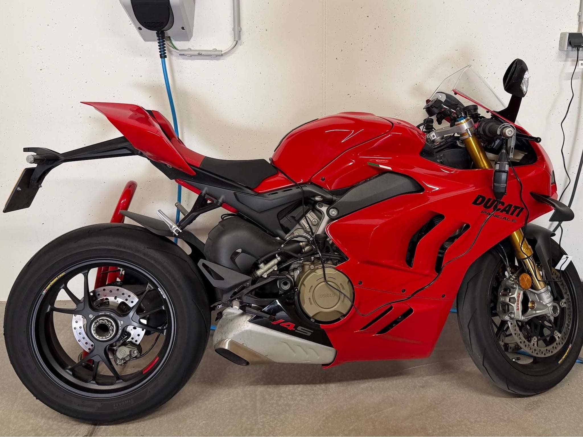 Ducati Panigale V4S (2023) - Foto 3