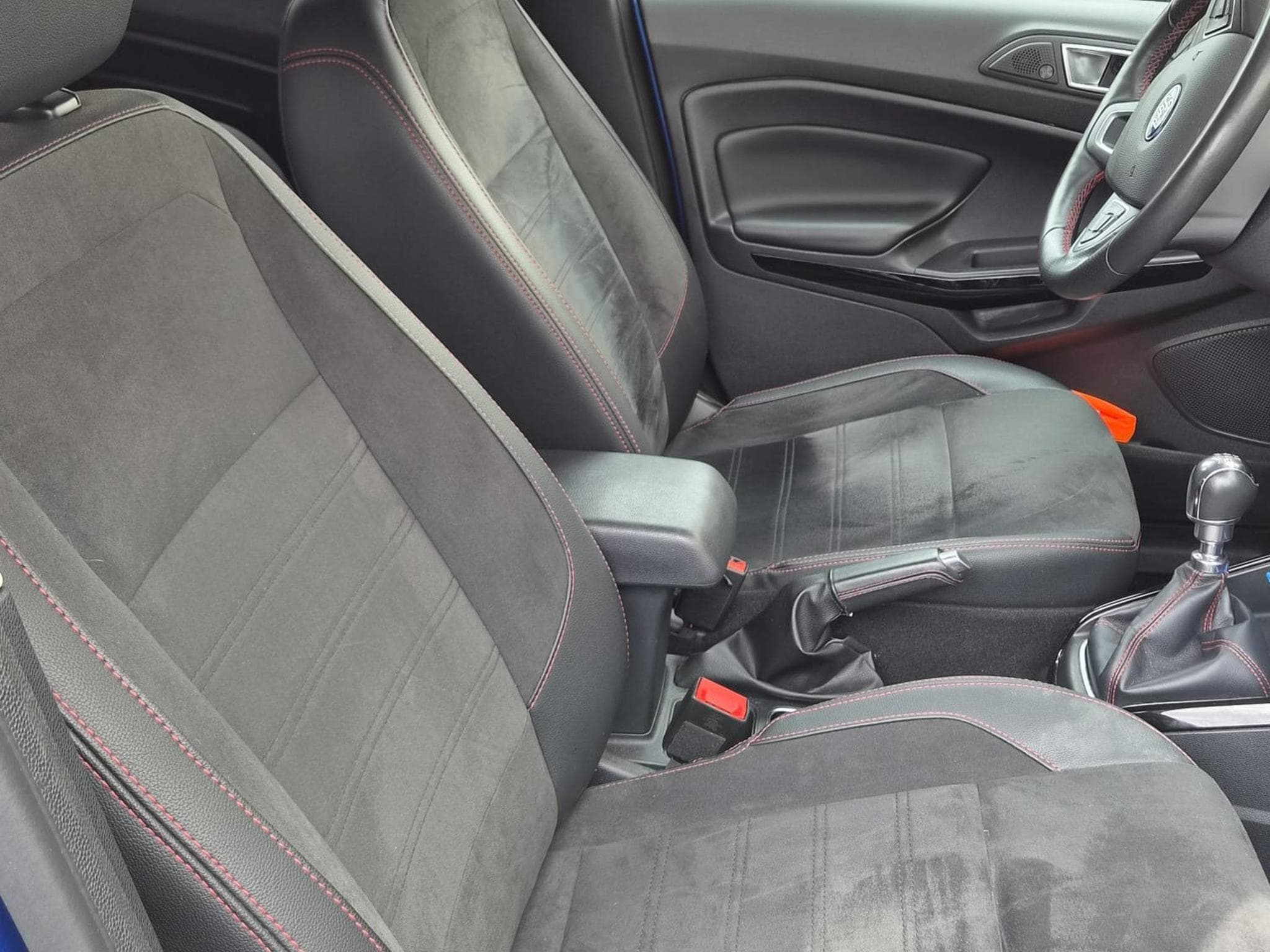 Ford EcoSport ST-Line (2022) - Photo 3
