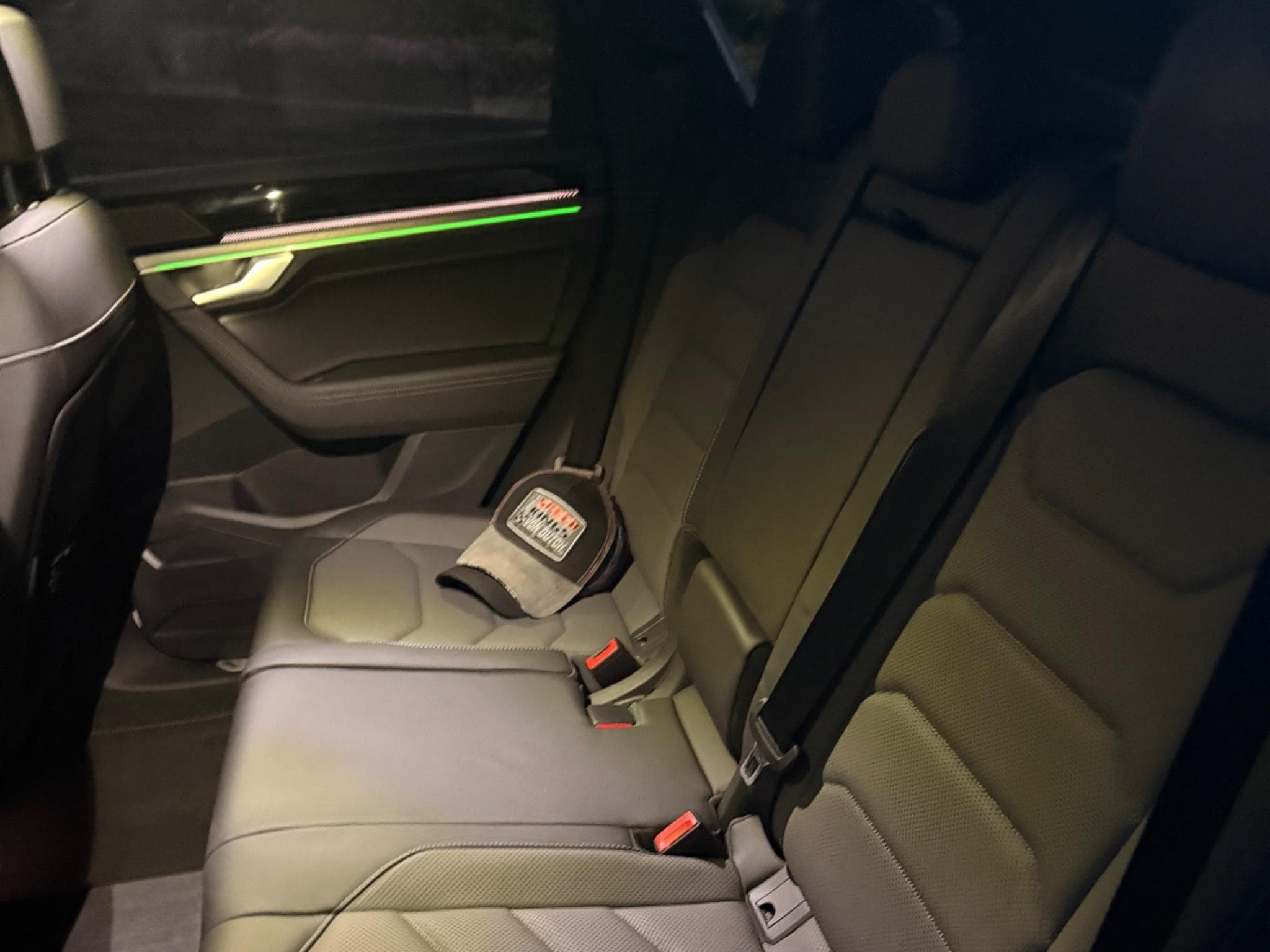 VW Touareg R-Line / Final Edition (2026) - Foto 13