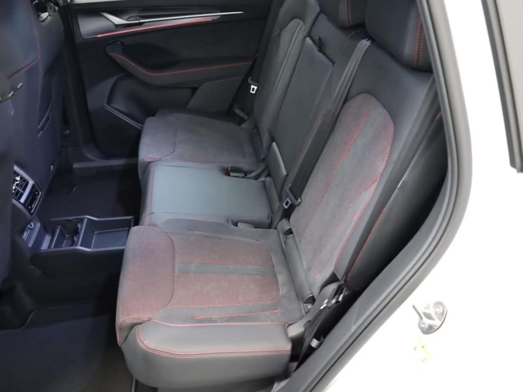 Skoda Kodiaq RS 2.0 TSI 7-Gang DSG 4x4 (2026) - Photo 8