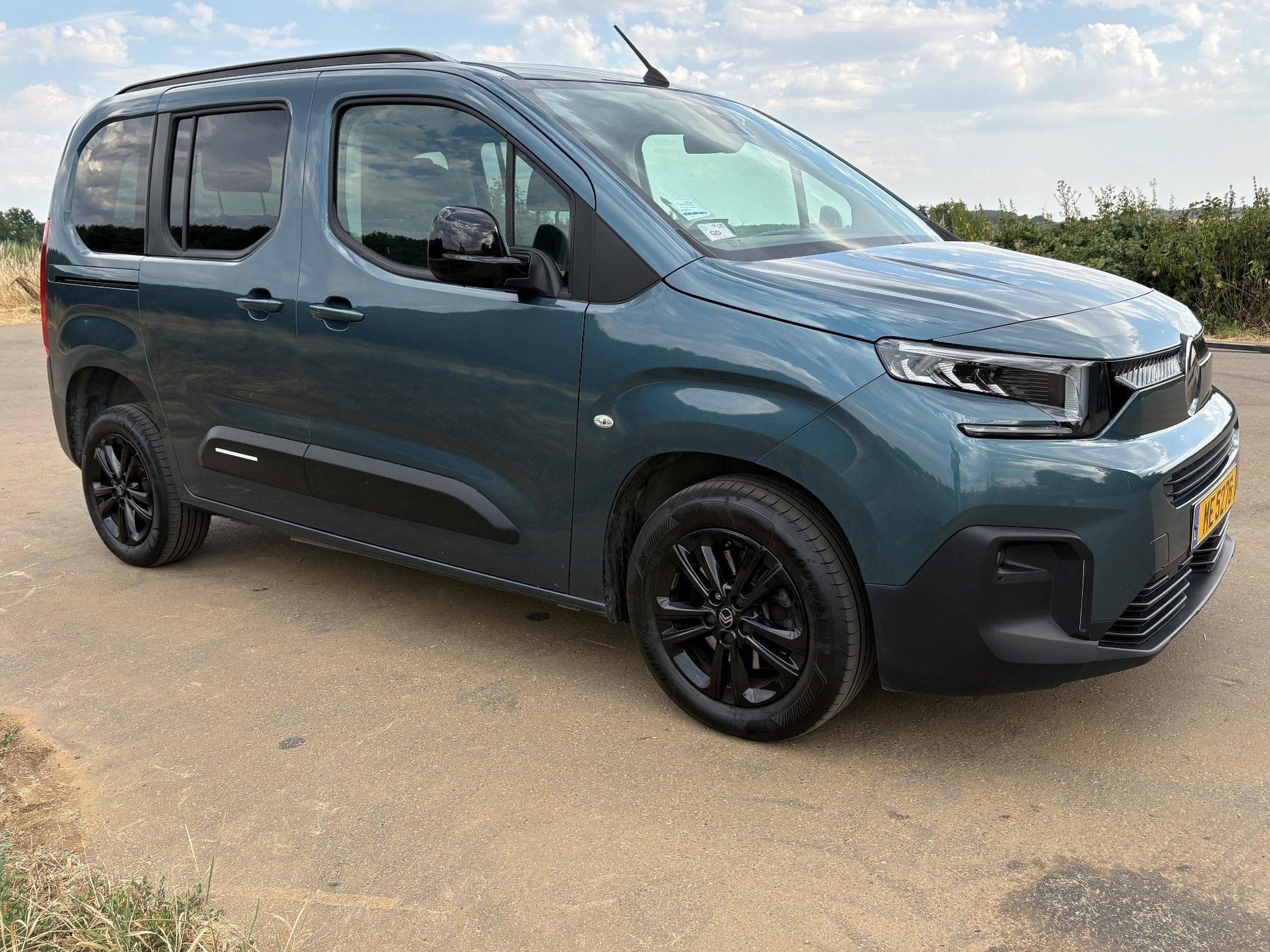 Citroën Berlingo M BlueHDi 130 EAT8 MAX – TPMR (2024) - Photo 2