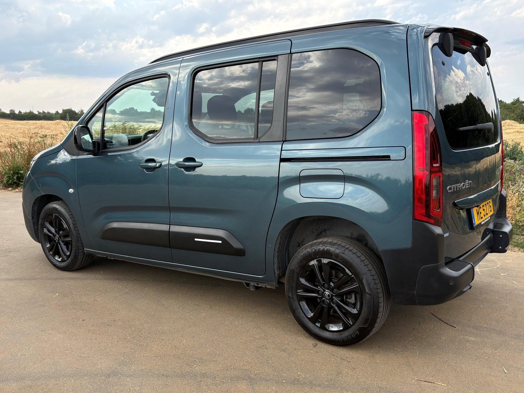 Citroën Berlingo M BlueHDi 130 EAT8 MAX – TPMR (2024) - Photo 4