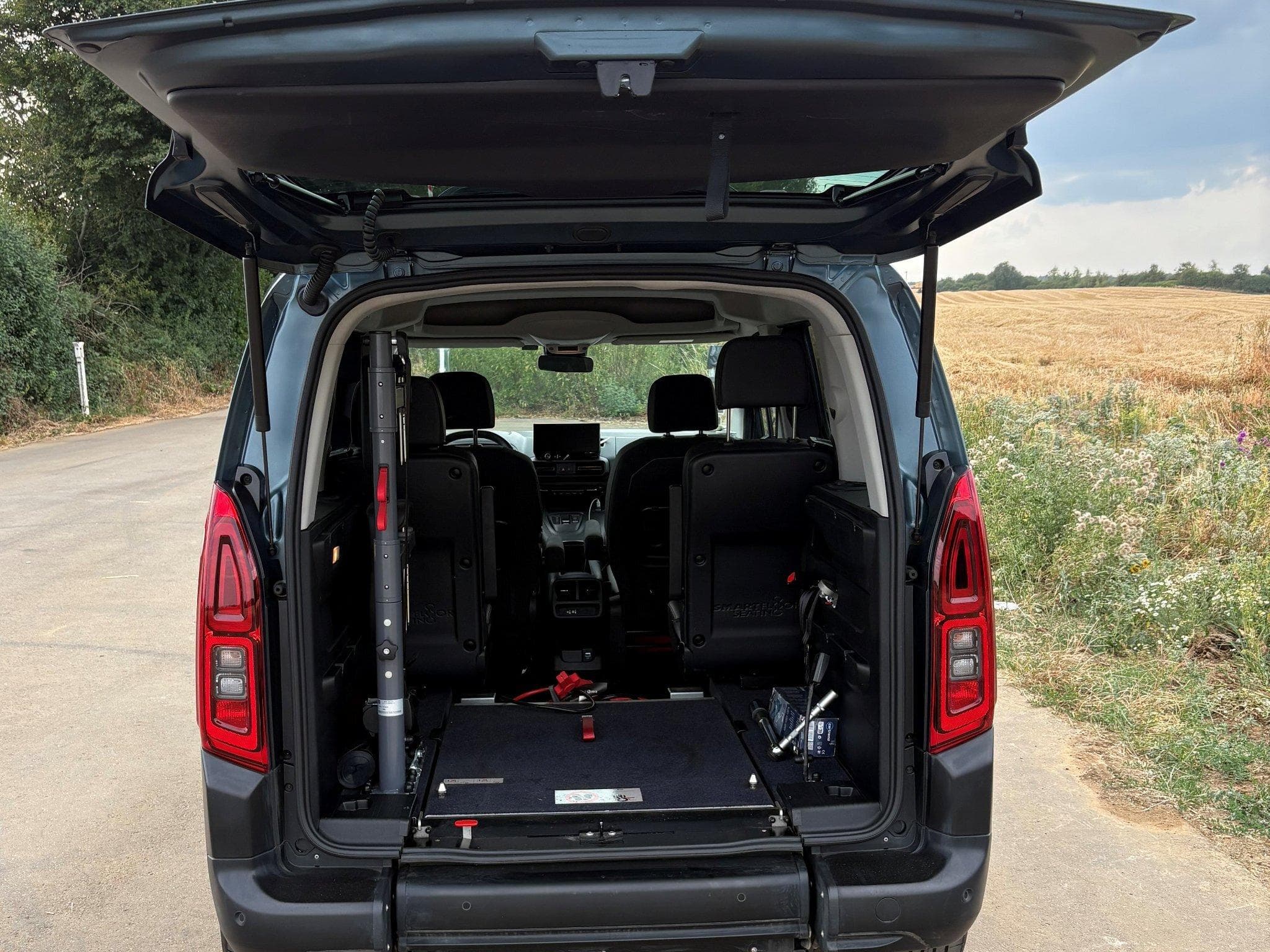 Citroën Berlingo M BlueHDi 130 EAT8 MAX – TPMR (2024) - Photo 5