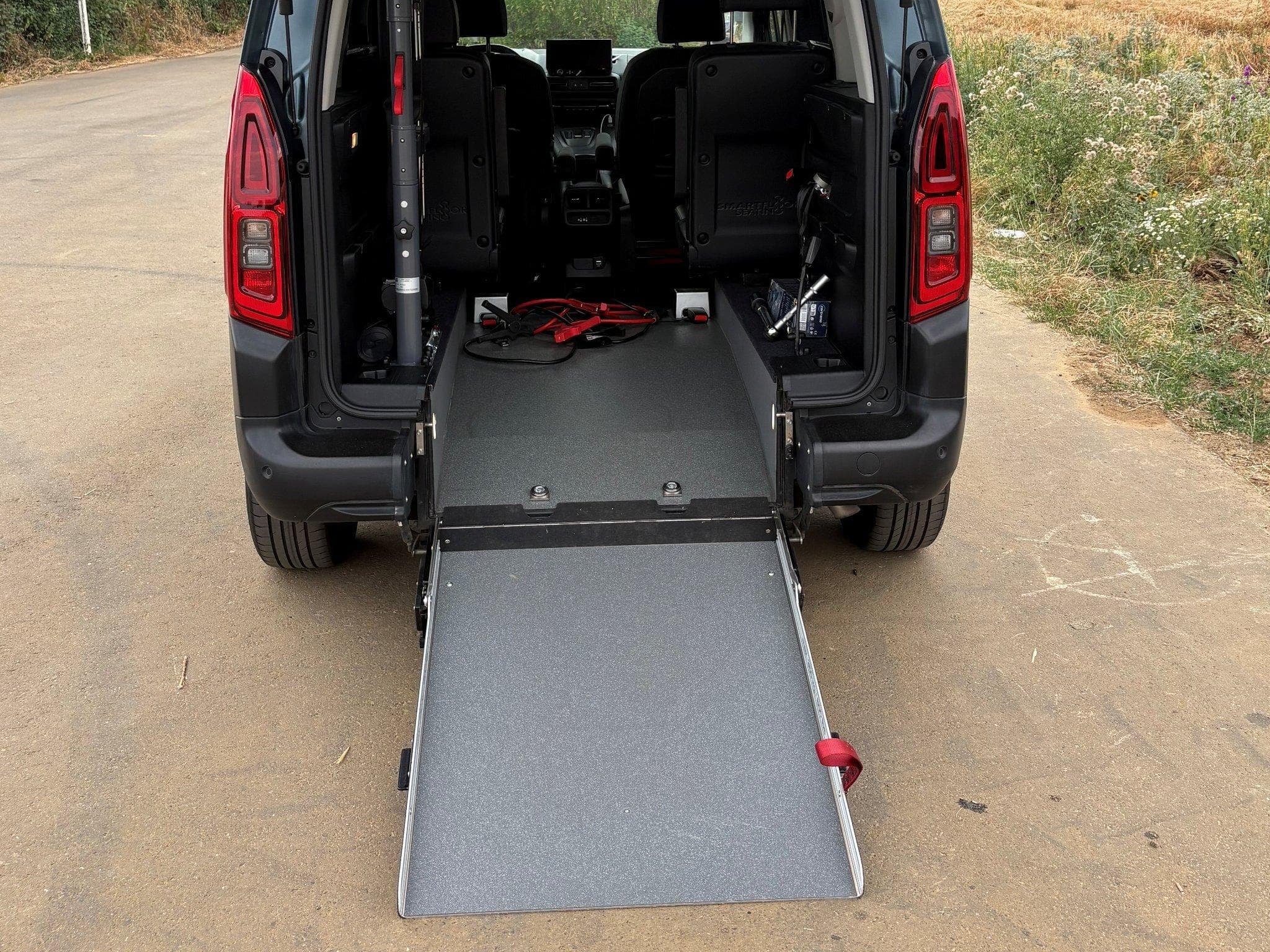 Citroën Berlingo M BlueHDi 130 EAT8 MAX – TPMR (2024) - Photo 7