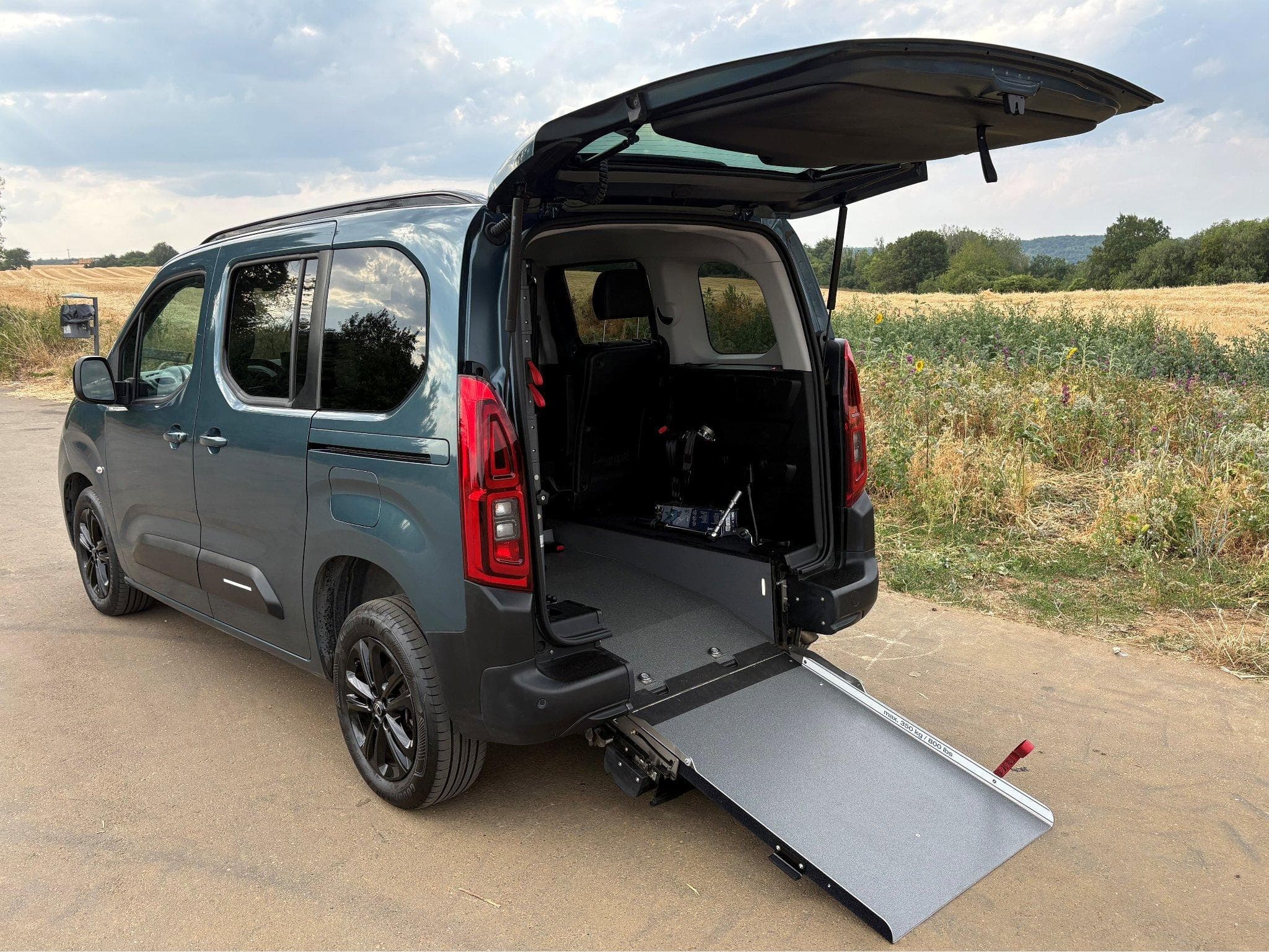 Citroën Berlingo M BlueHDi 130 EAT8 MAX – TPMR (2024) - Photo 9
