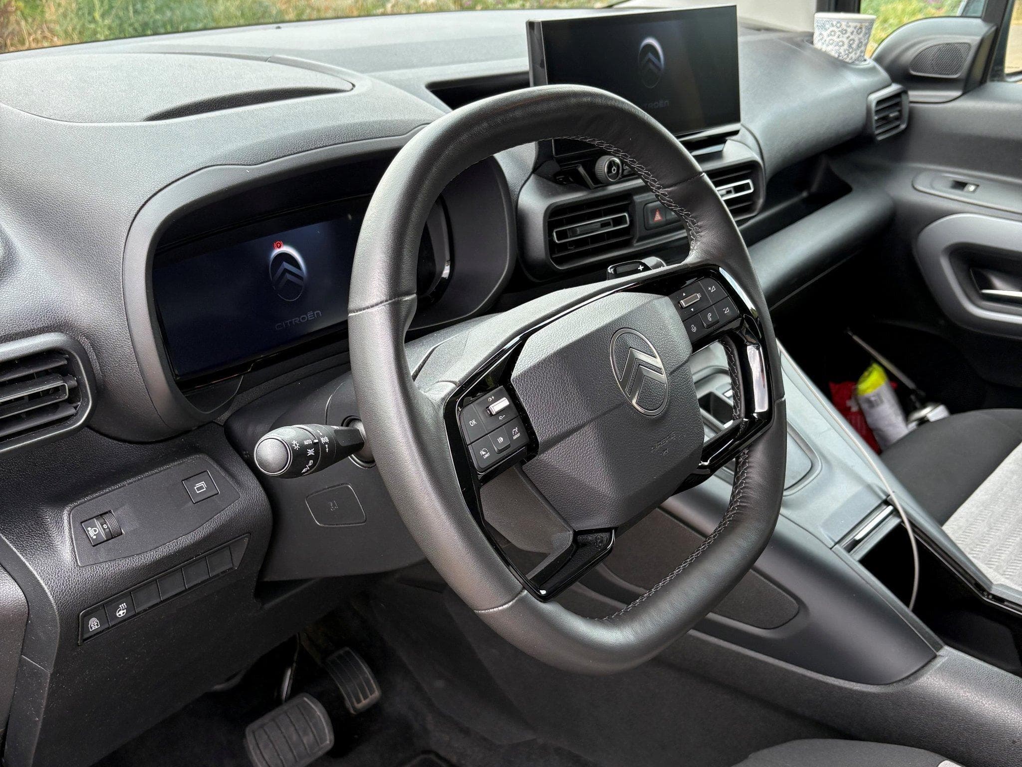 Citroën Berlingo M BlueHDi 130 EAT8 MAX – TPMR (2024) - Photo 13