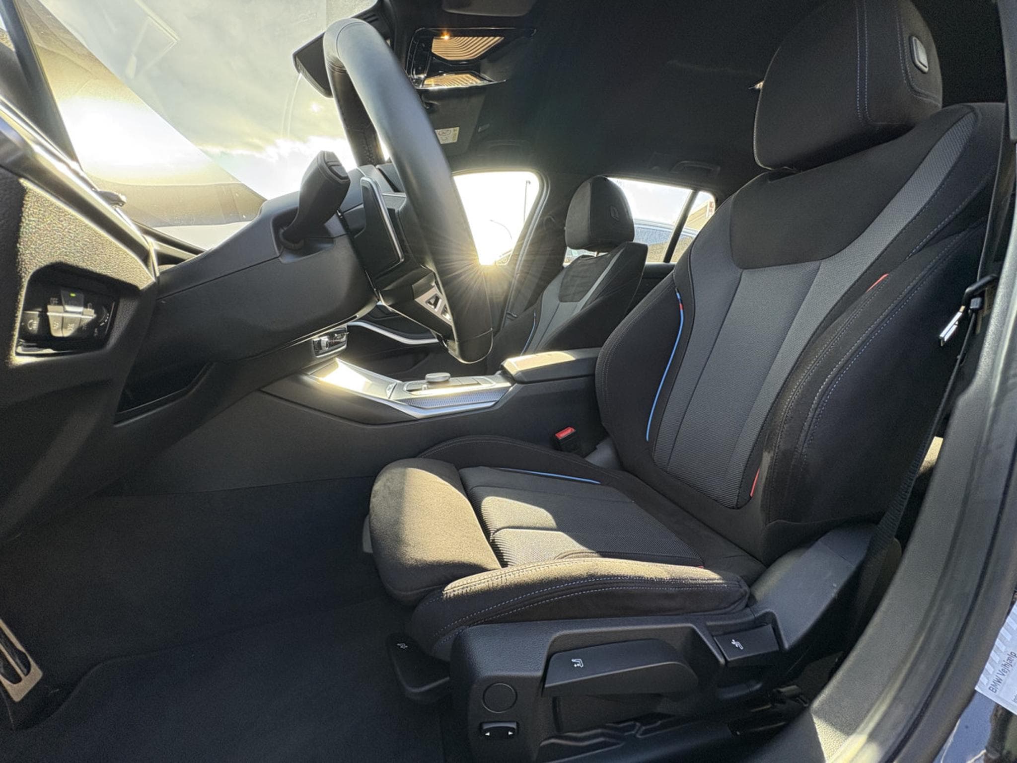 BMW 330 iA X-drive M SPORT 245 * GARANTIE CONSTRUCTEUR * (2025) - Photo 4