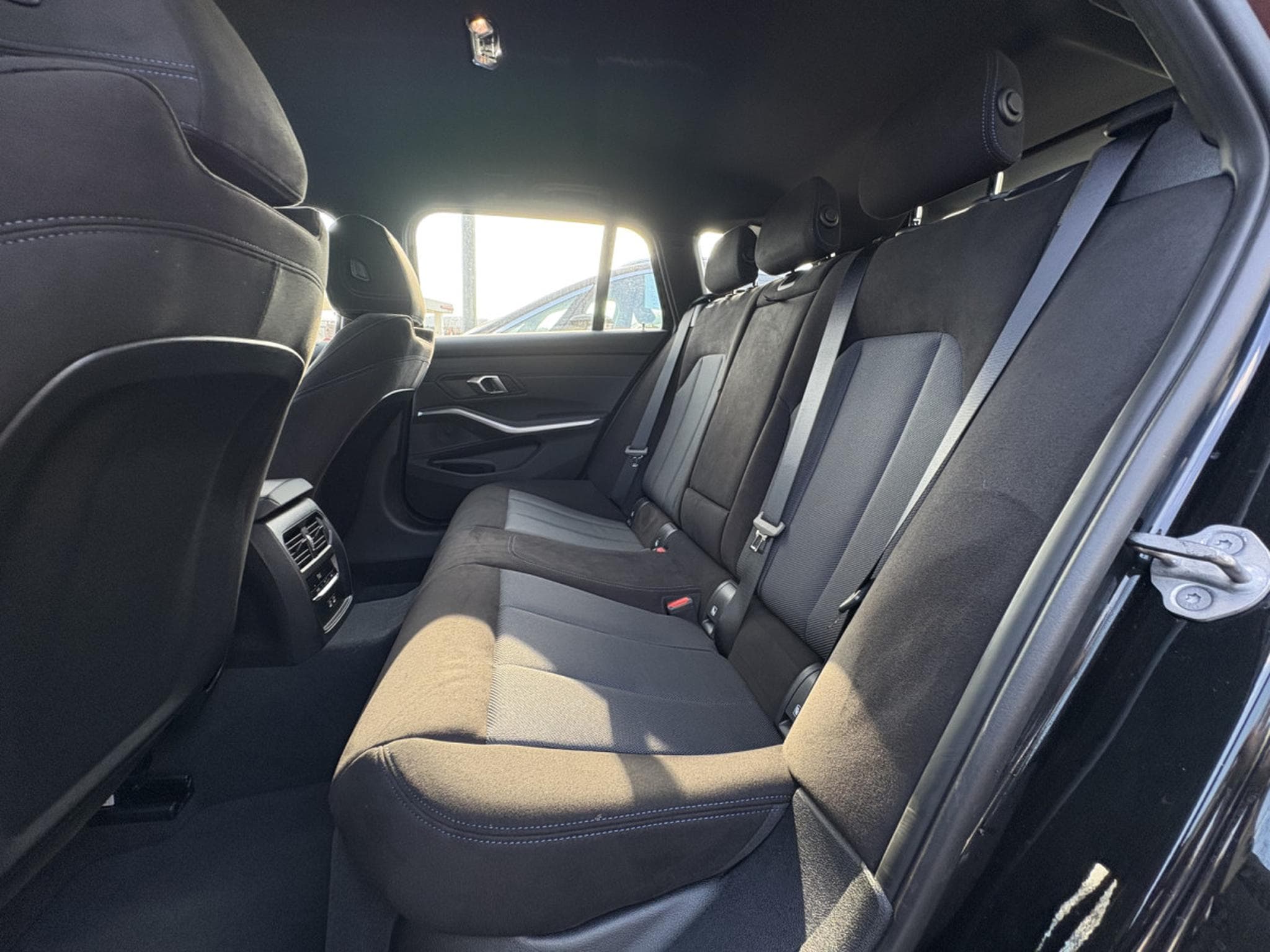 BMW 330 iA X-drive M SPORT 245 * GARANTIE CONSTRUCTEUR * (2025) - Photo 5