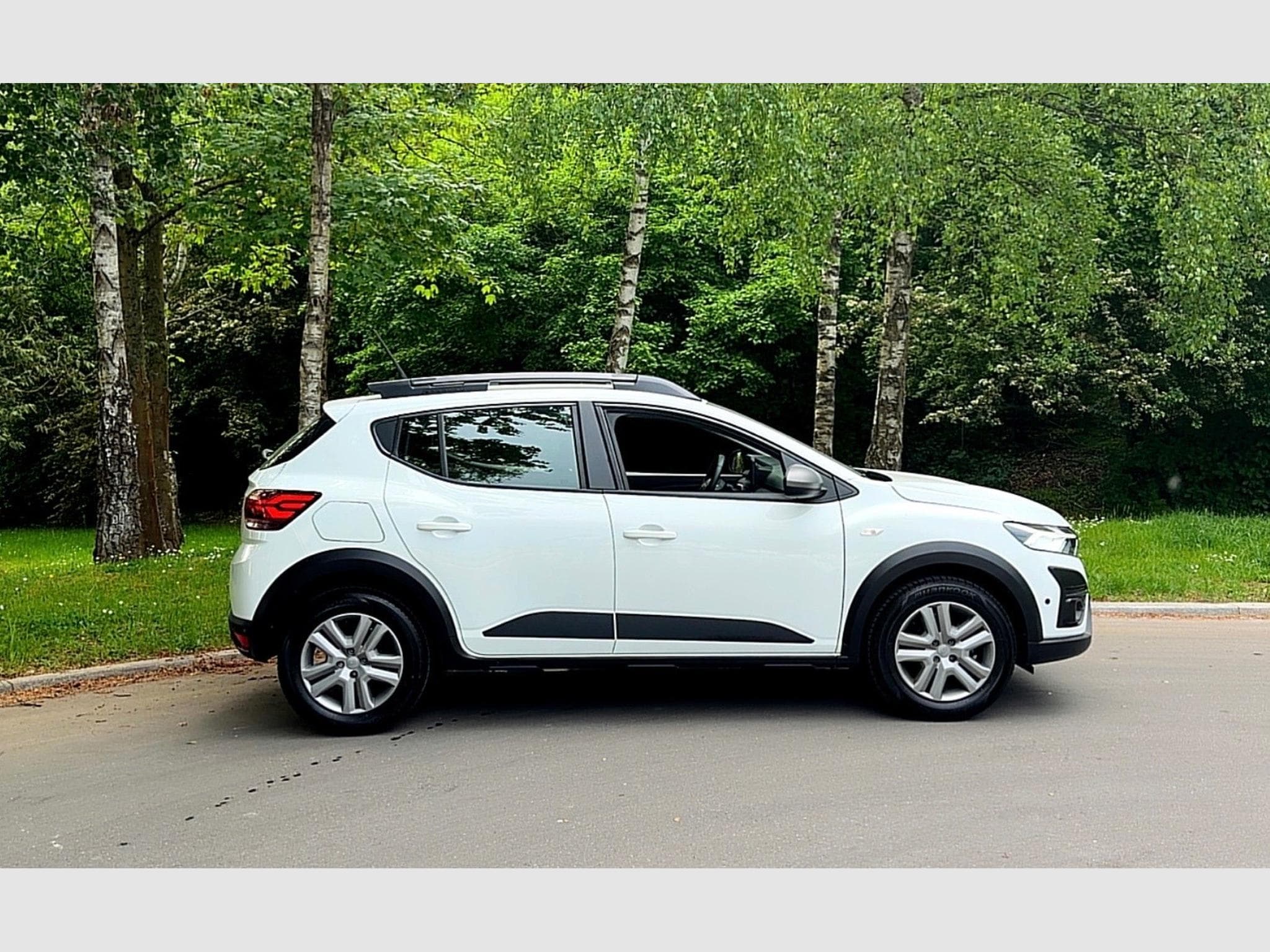 Dacia Sandero Stepway Tce 110 (2023) - Photo 2