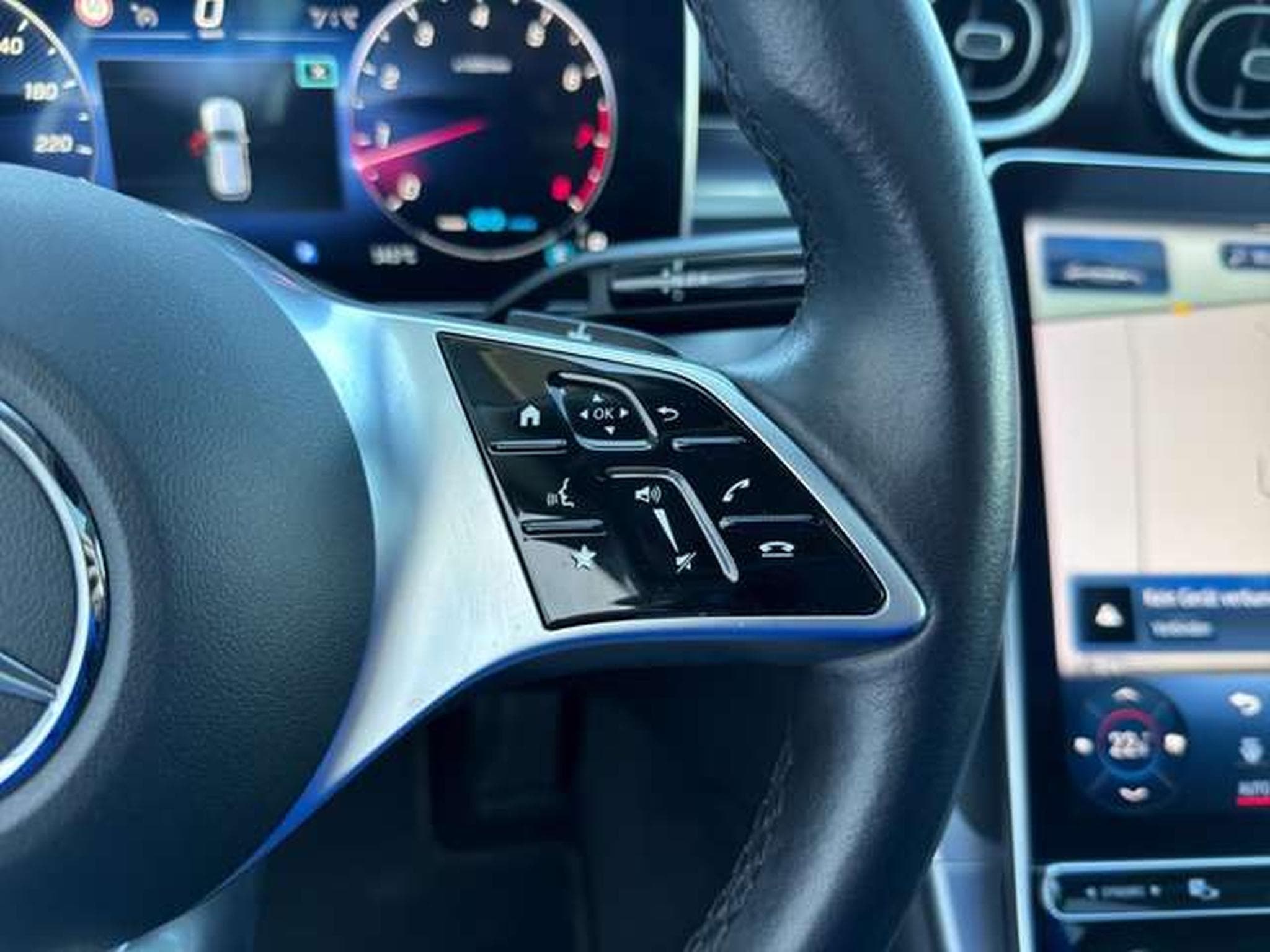 Mercedes C 200 T 4Matic Avantgarde/Pano/Navi/Side-Assist (2022) - Photo 11