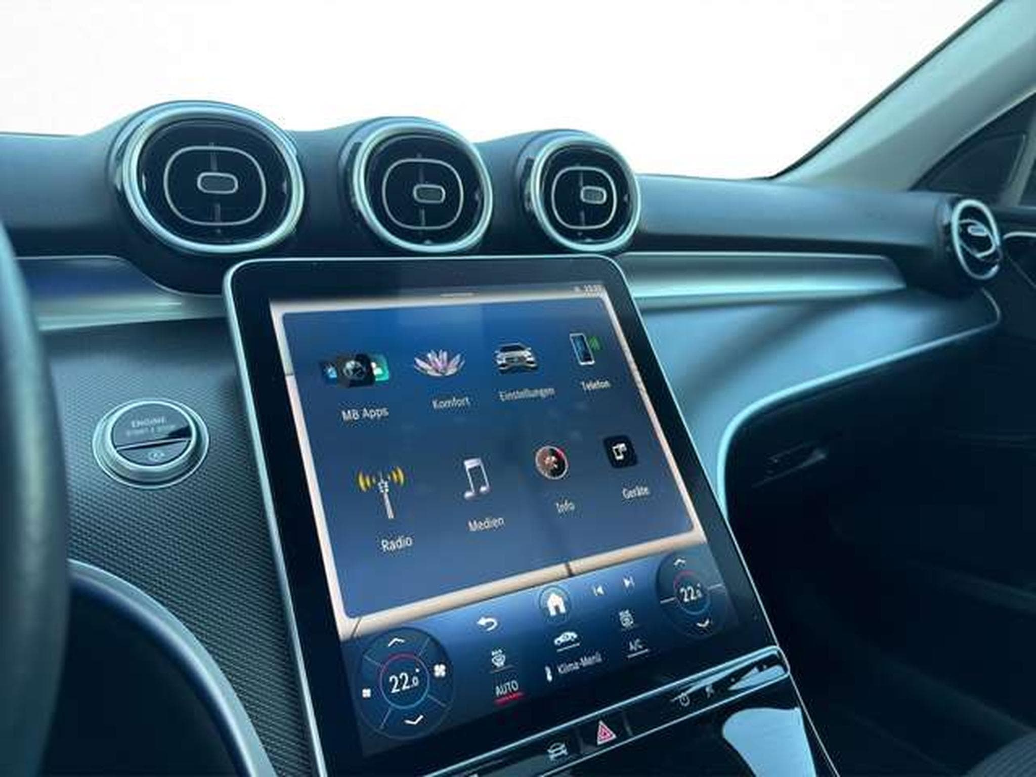 Mercedes C 200 T 4Matic Avantgarde/Pano/Navi/Side-Assist (2022) - Photo 27