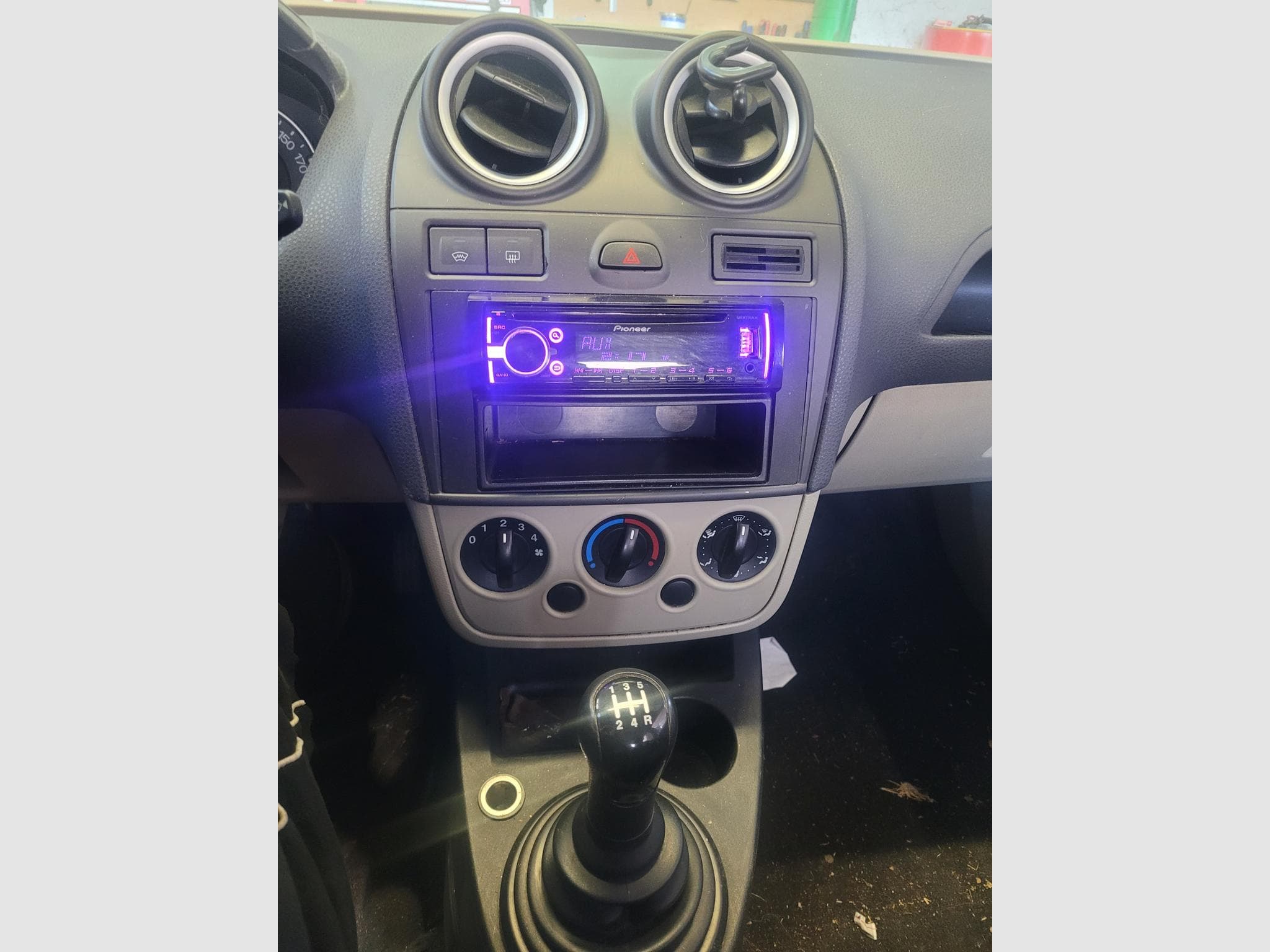 Ford Fiesta DIESEL (2006) - Photo 5