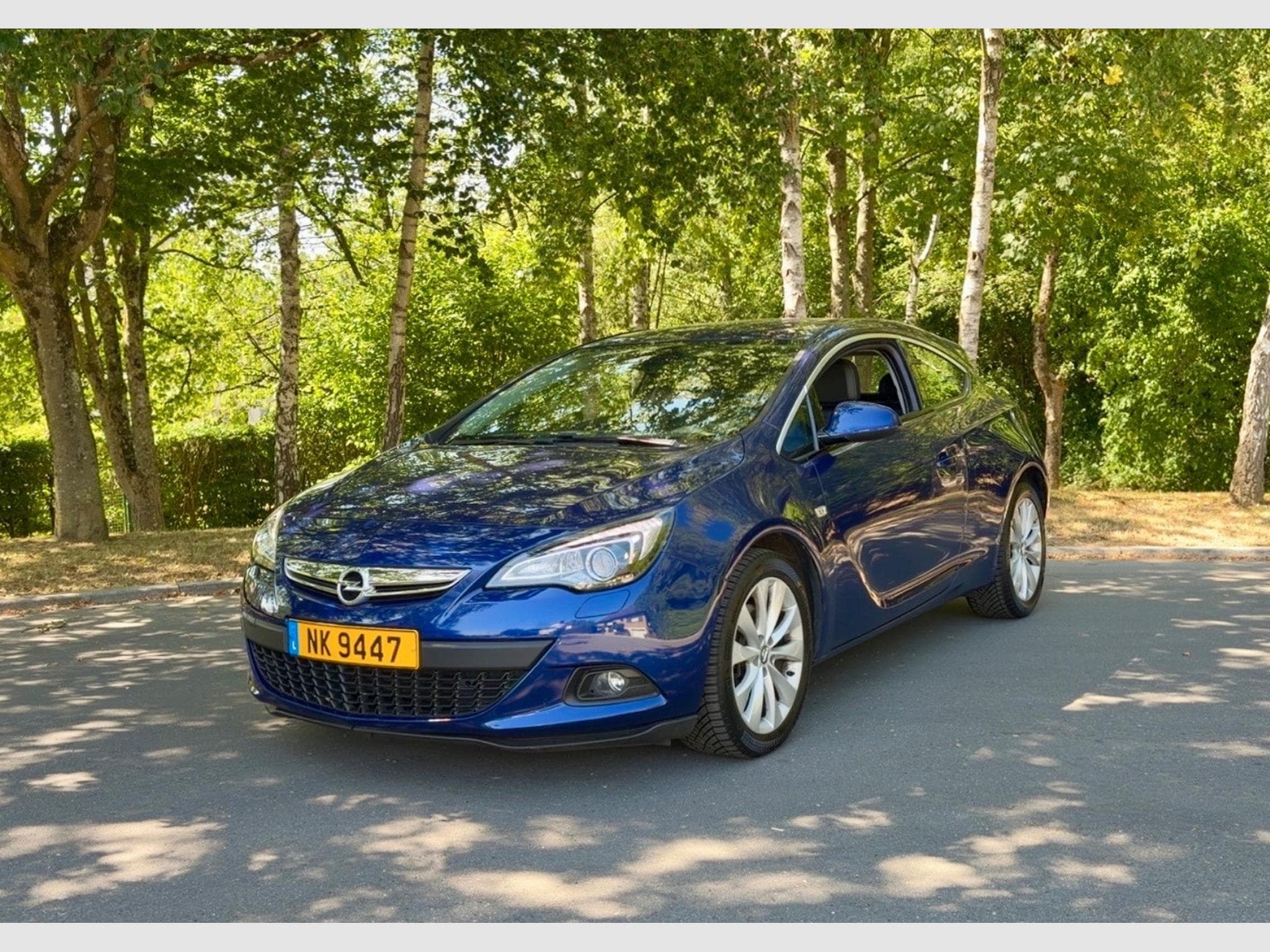 Opel Astra GTC (2015) - Photo 1