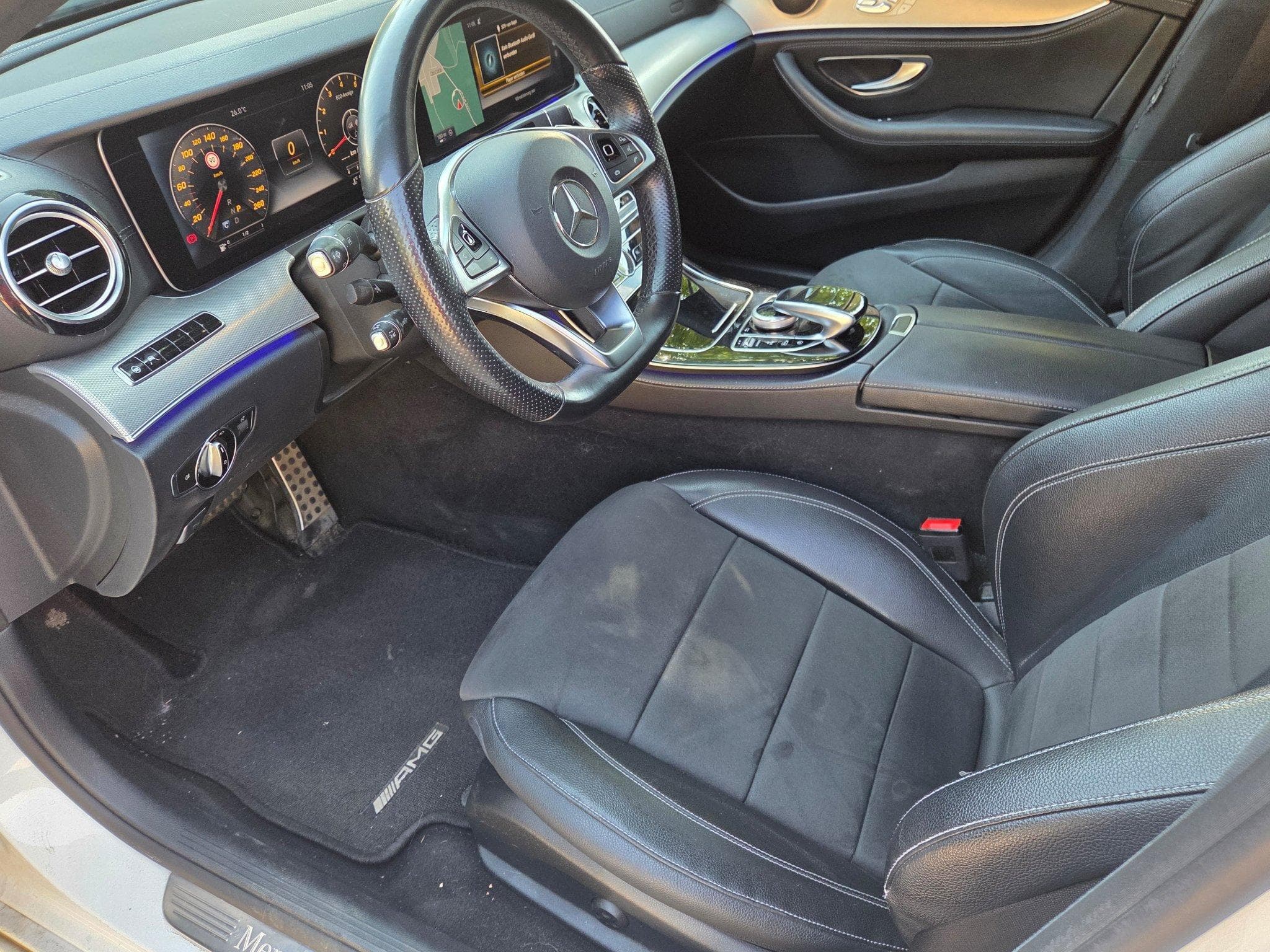 Mercedes E 200 amg sportpaket line (2016) - Photo 3
