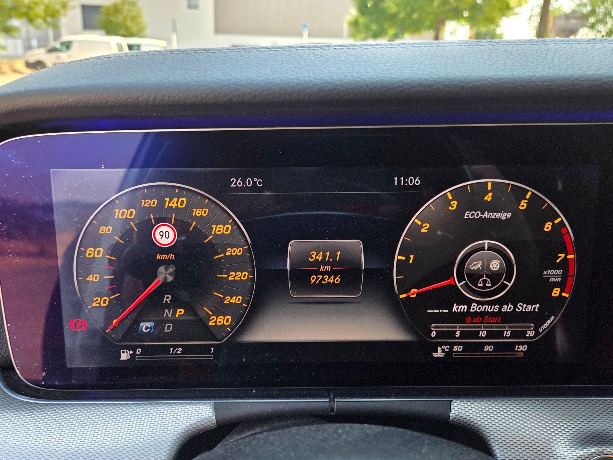 Mercedes E 200 amg sportpaket line (2016) - Photo 4