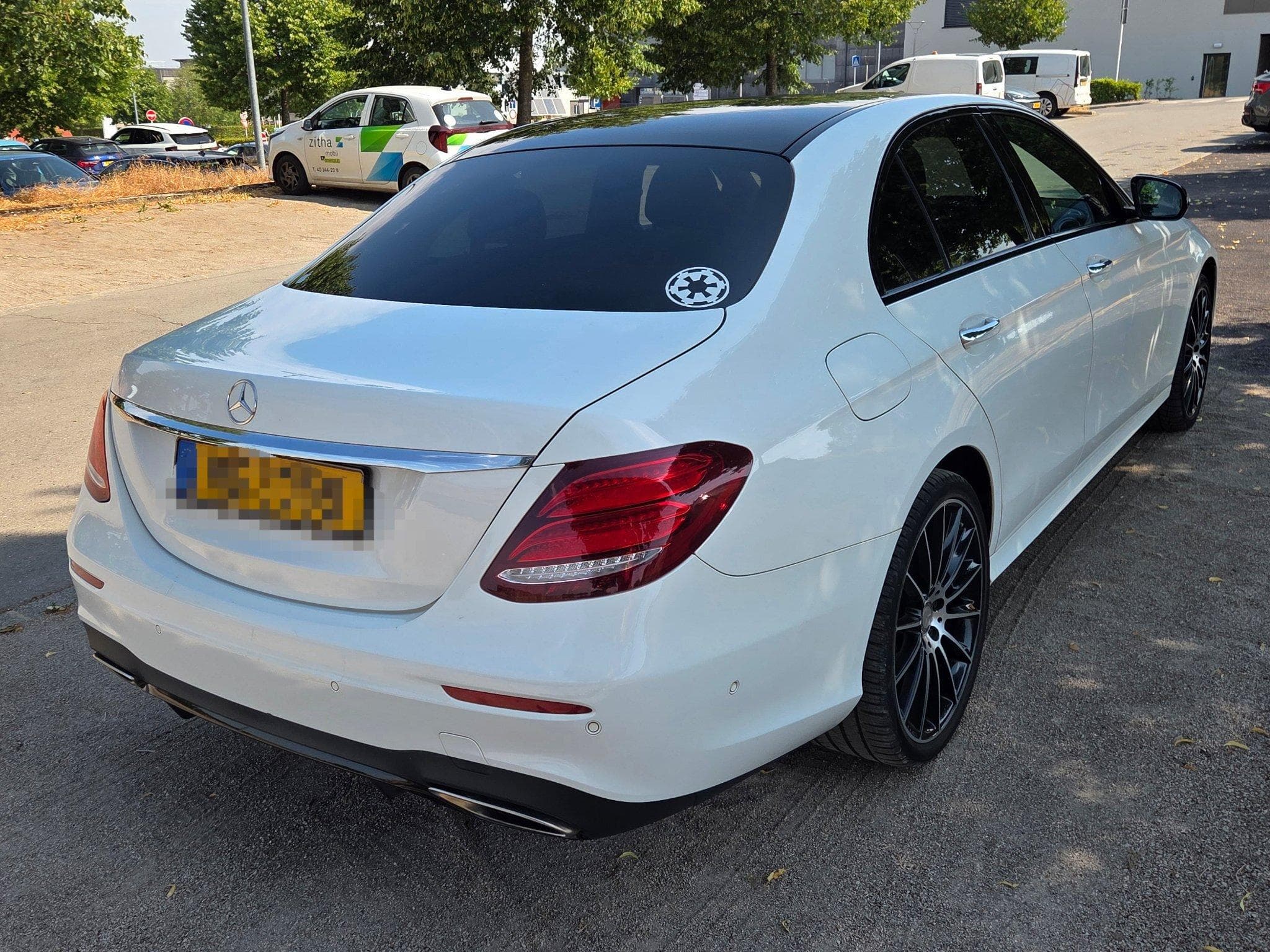 Mercedes E 200 amg sportpaket line (2016) - Photo 2