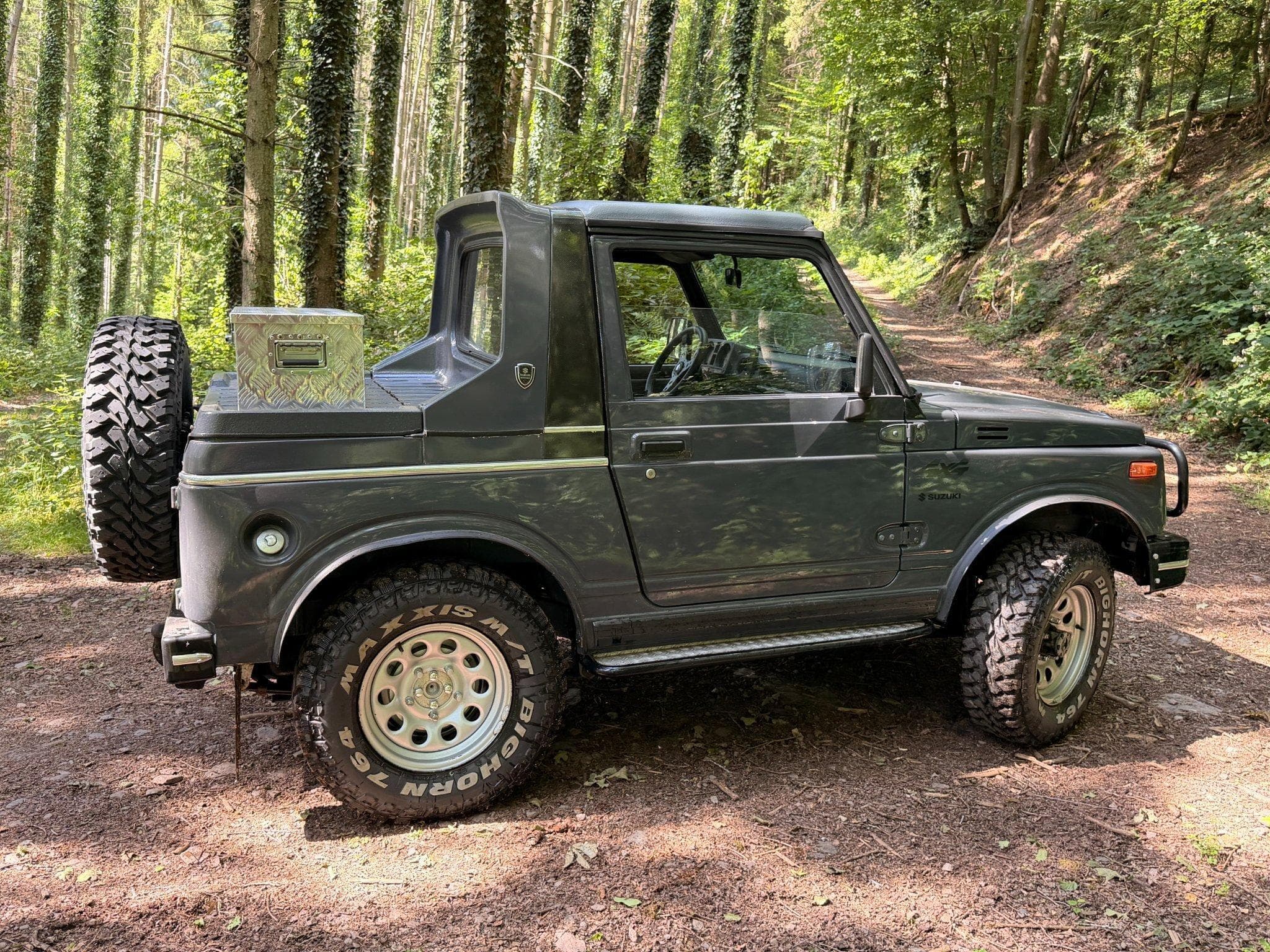 Suzuki SJ413 1.3 Carburateur 5 speed 4x4 (1987) - Foto 2