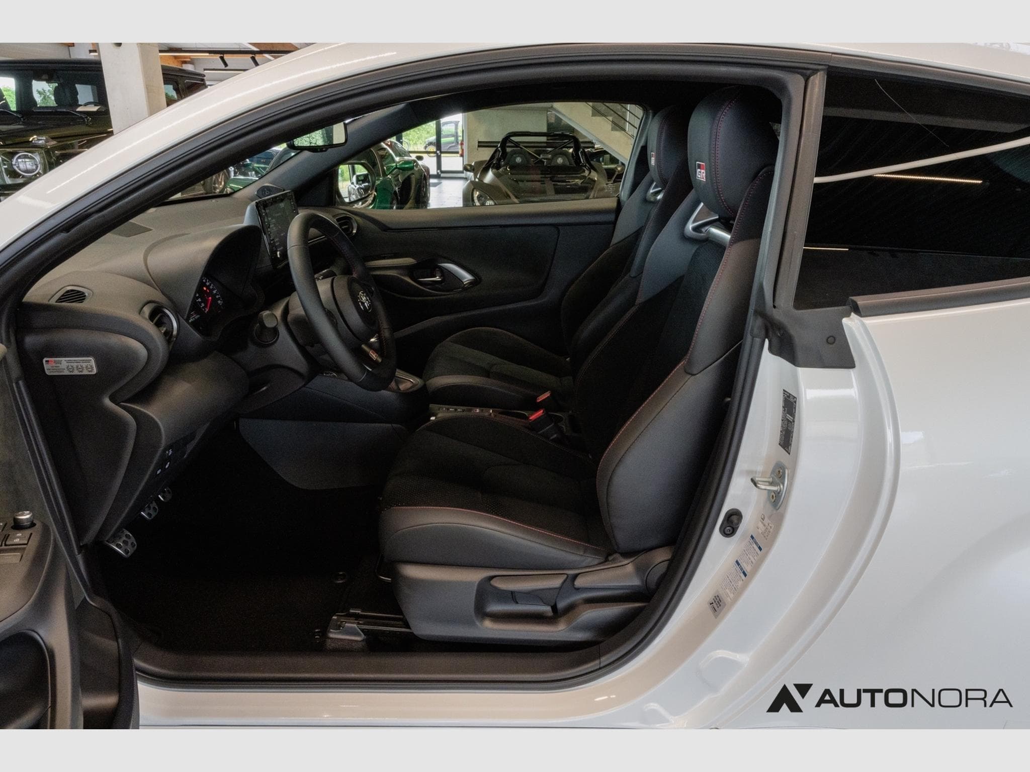 Toyota Yaris GR WRC Triple Edition (2024) - Photo 11