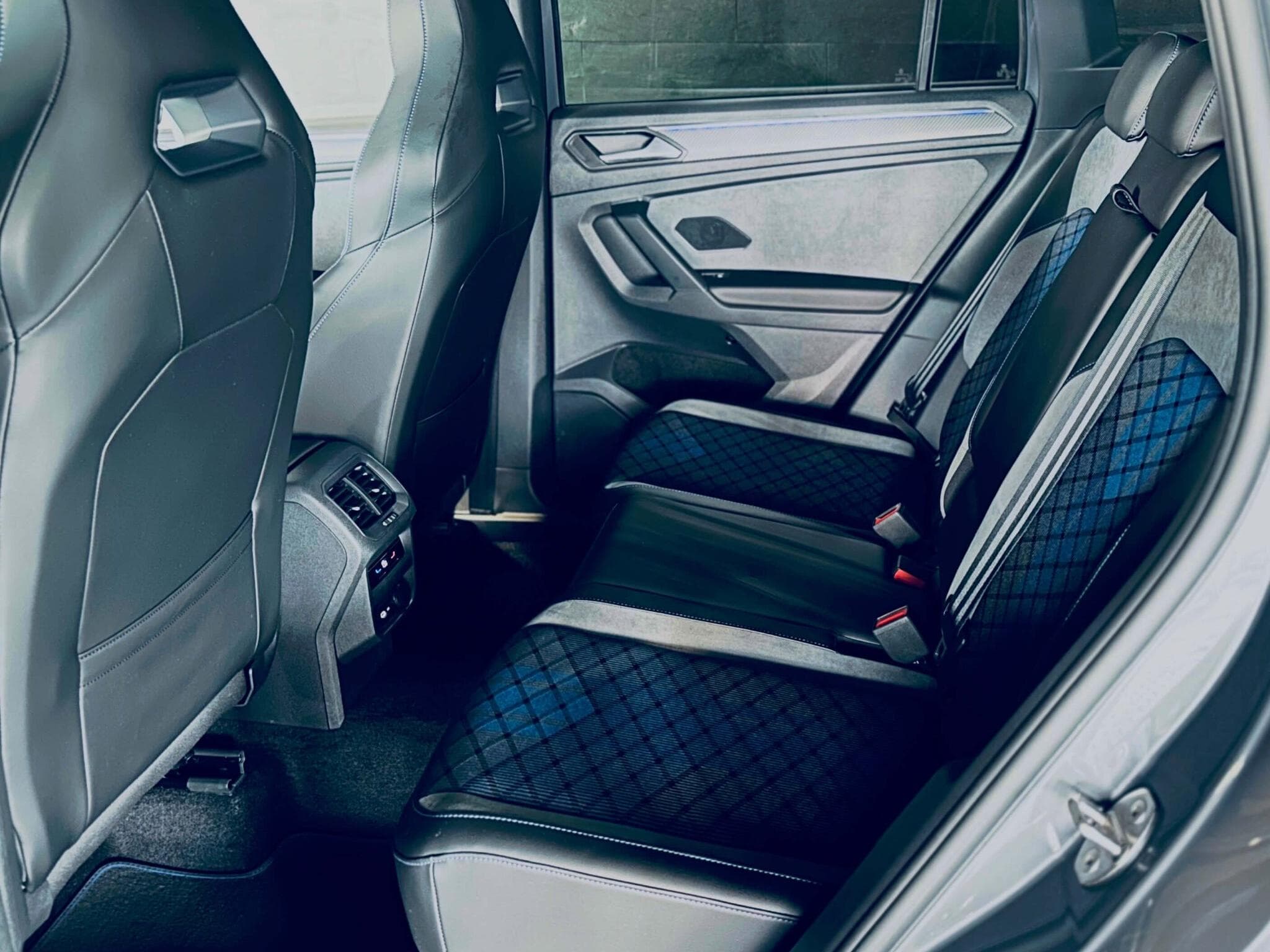 VW Tiguan TIGUAN R 4MOTION TSI DSG (2023) - Photo 12