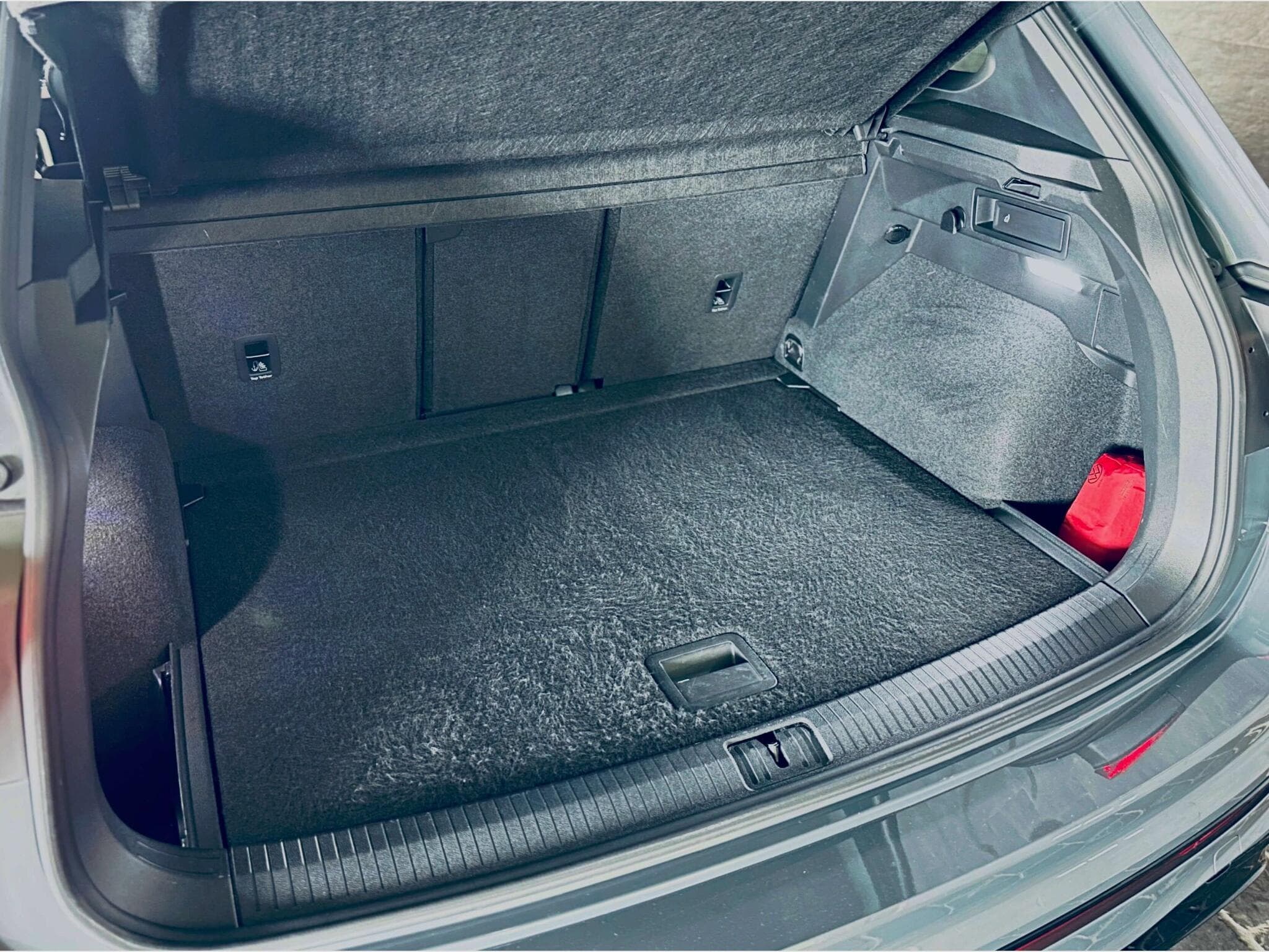 VW Tiguan TIGUAN R 4MOTION TSI DSG (2023) - Photo 13