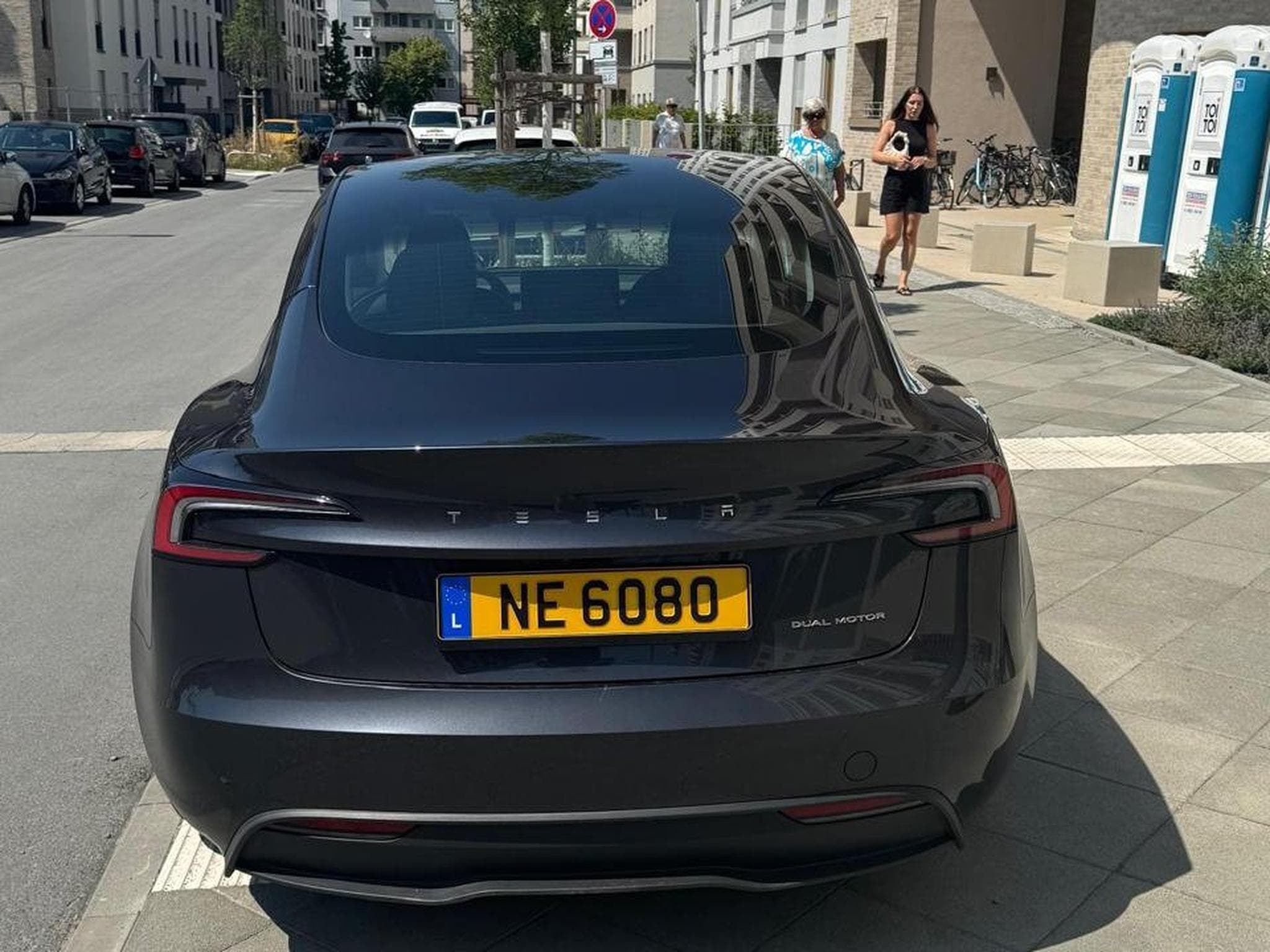 Tesla Model 3 Long Range AWD (2024) - Photo 3