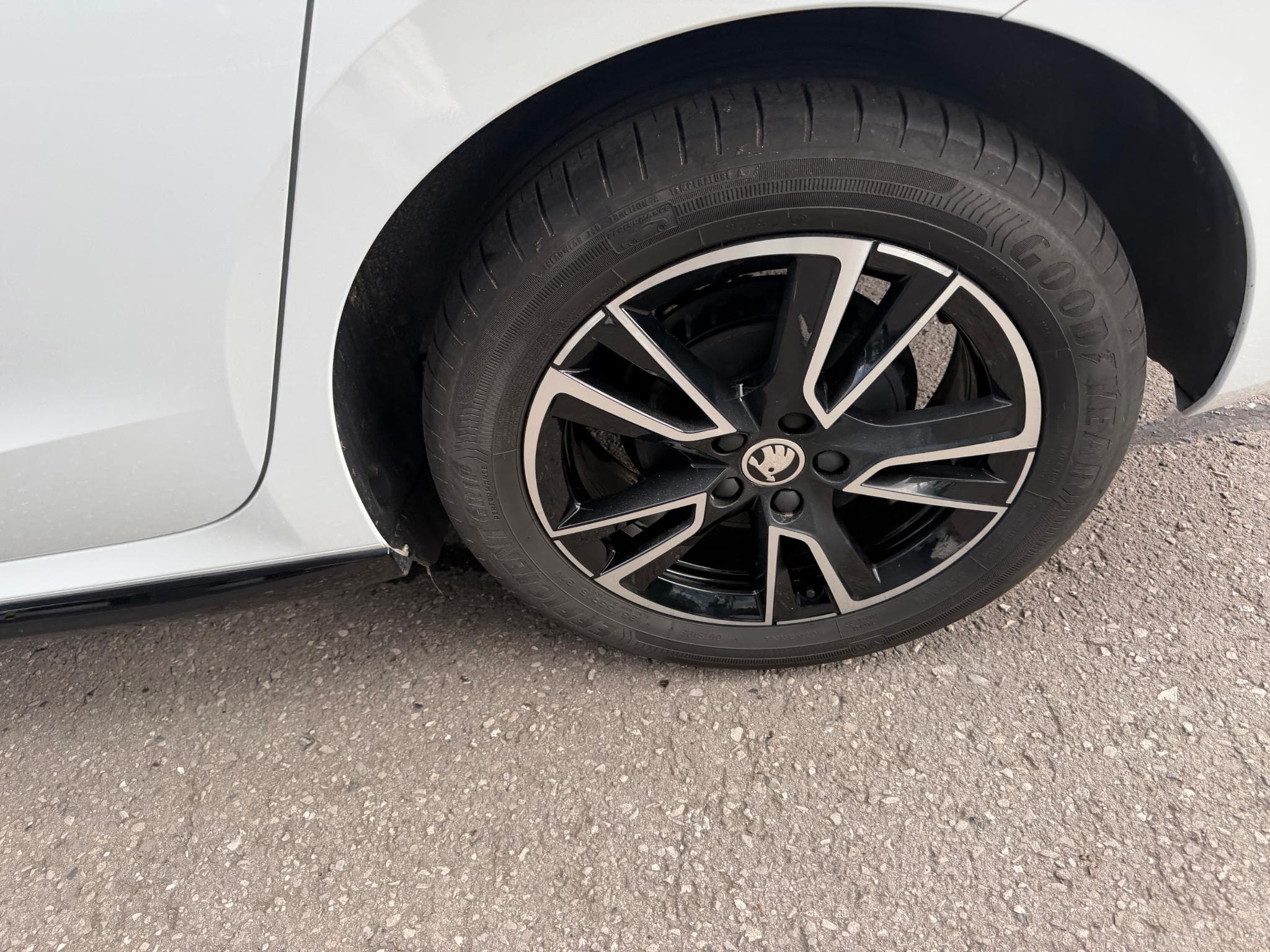 Skoda Fabia Monte Carlo 1.0 TSI 85 kW (2024) - Photo 3