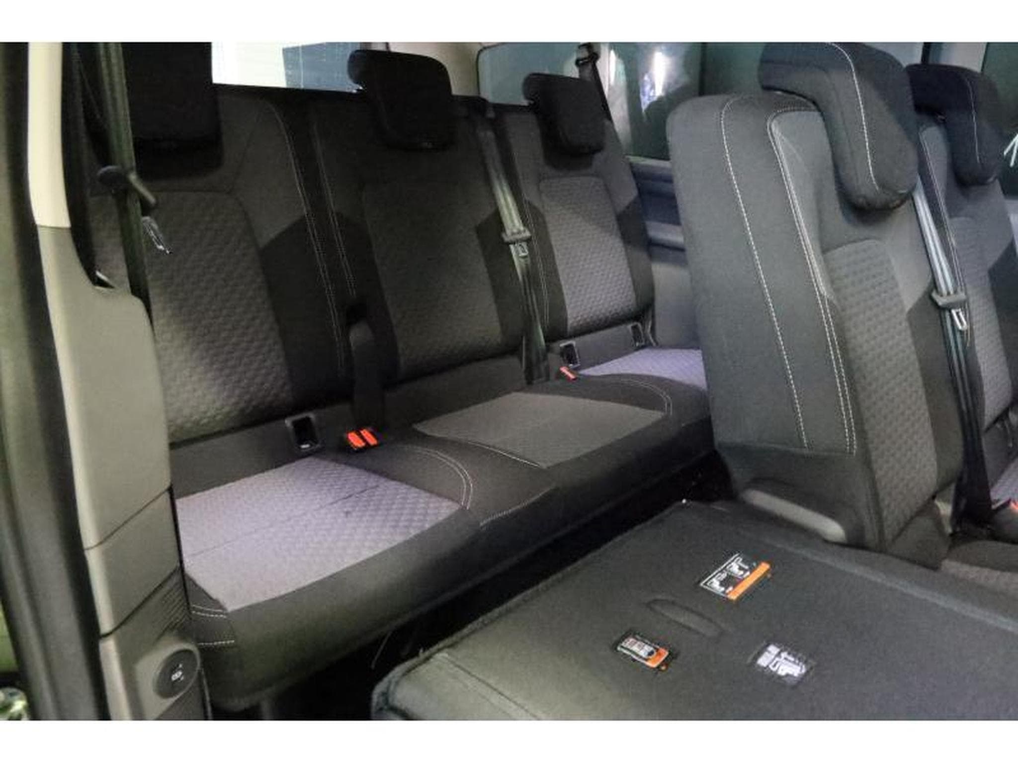 VW T7 Style LONG LR 9P (2026) - Photo 16