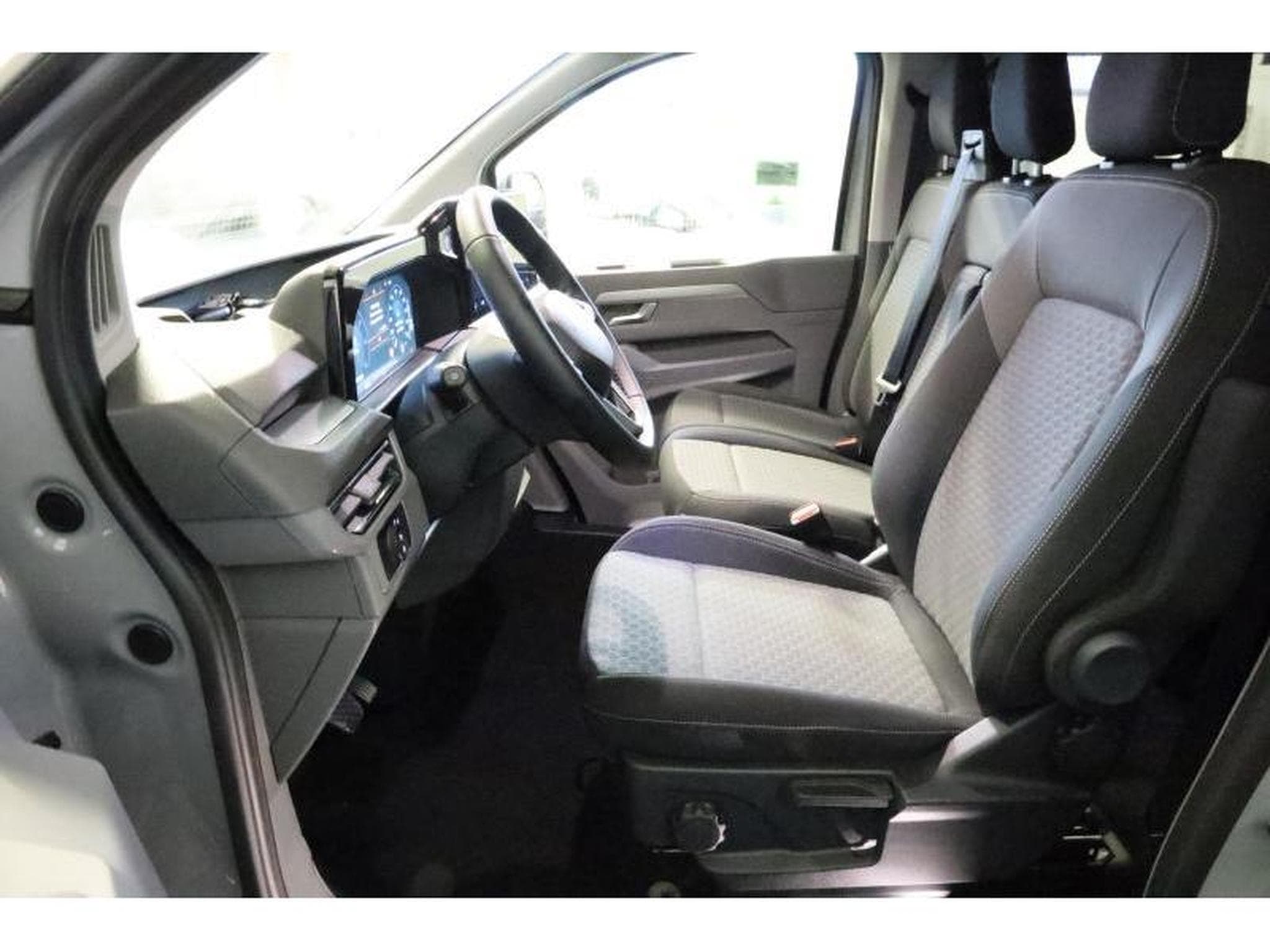 VW T7 Style LONG LR 9P (2026) - Photo 8