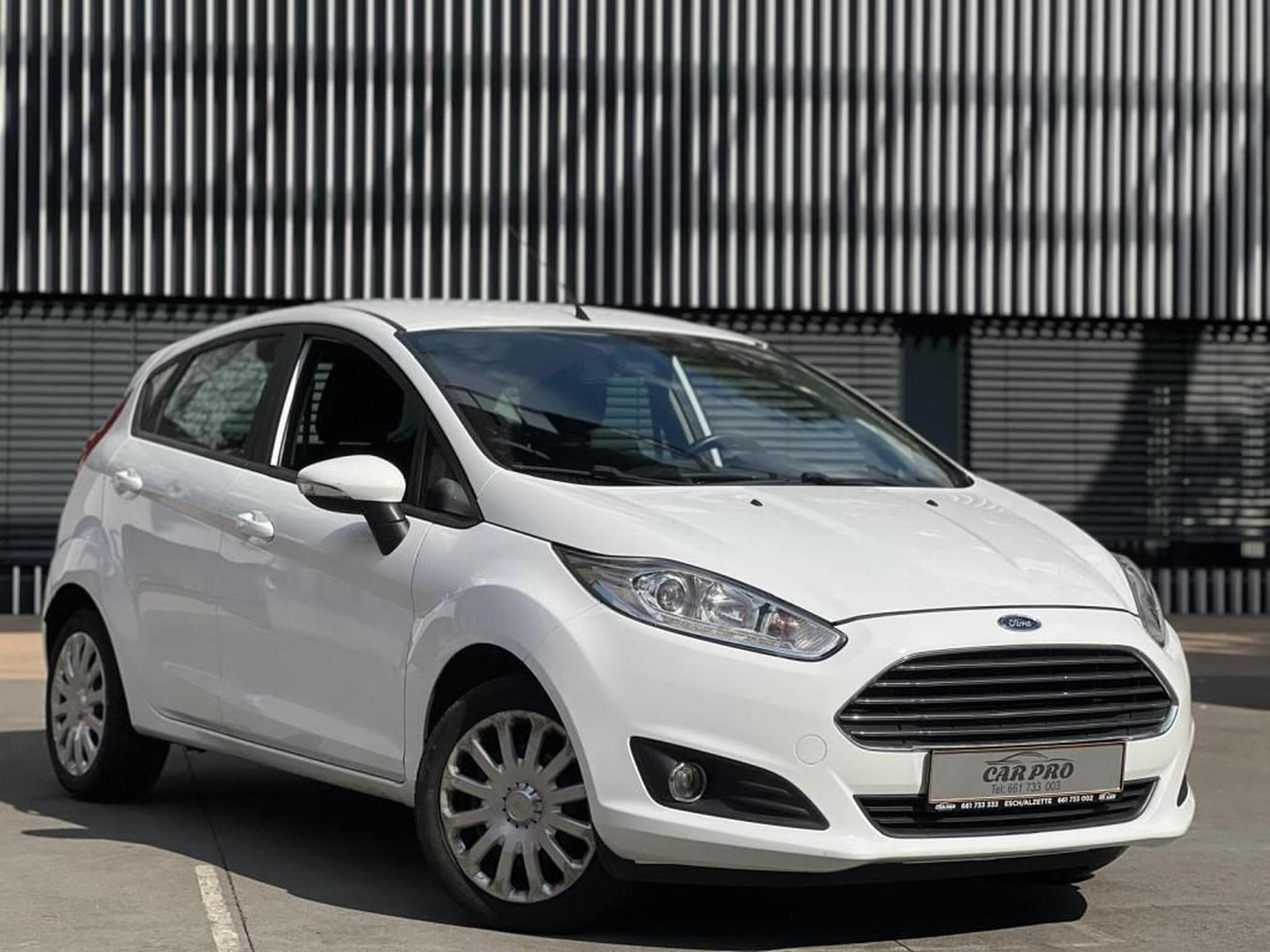 Ford Fiesta Manuelle / Essence (2015) - Foto 2