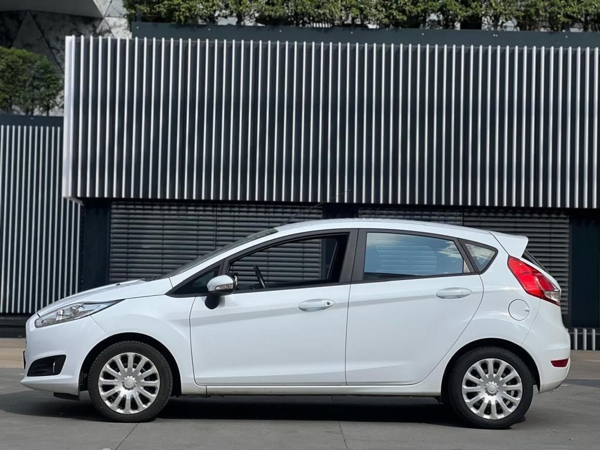 Ford Fiesta Manuelle / Essence (2015) - Foto 7
