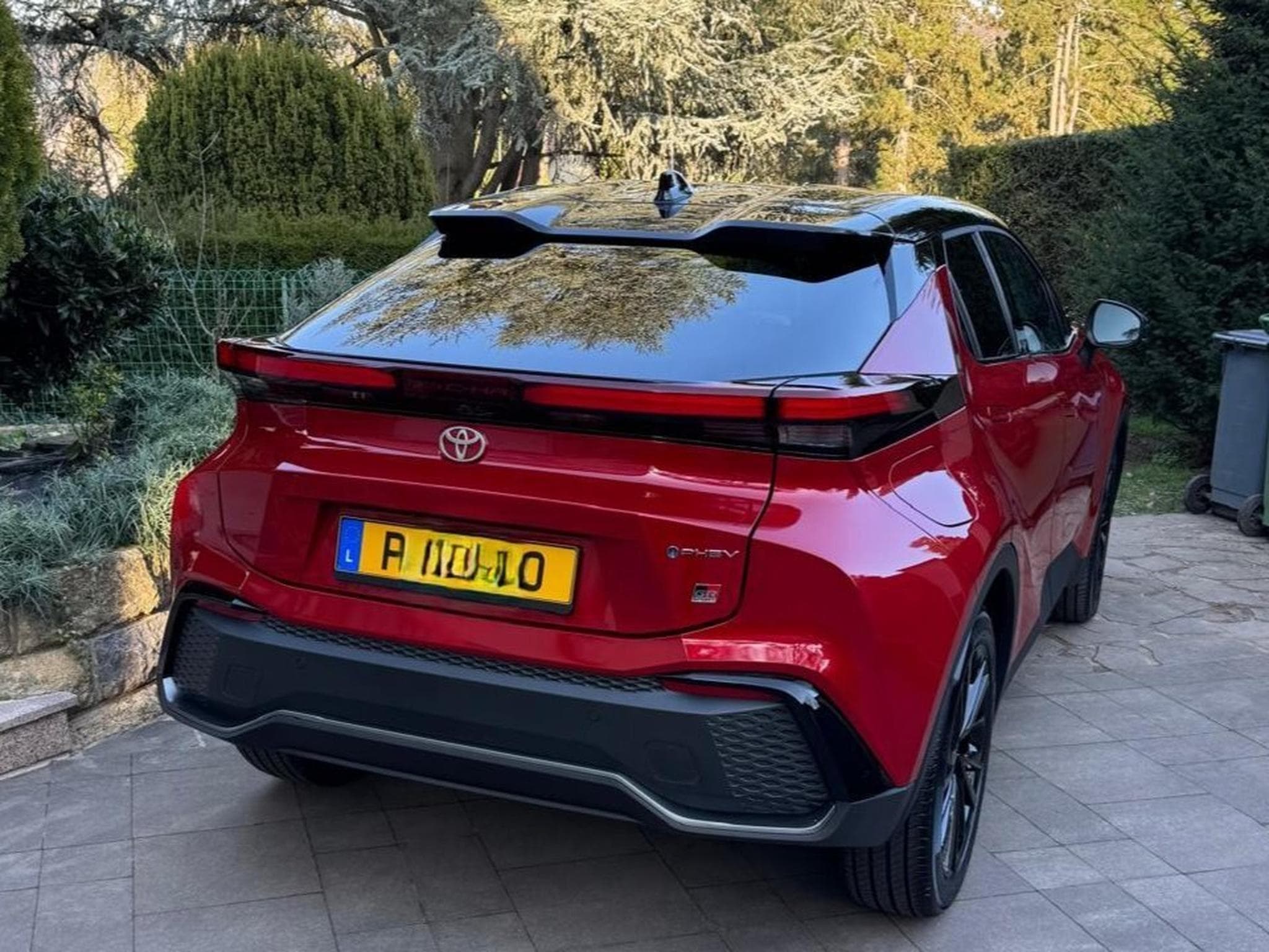 Toyota C-HR PHEV 2.0 GR Sport (2026) - Photo 2