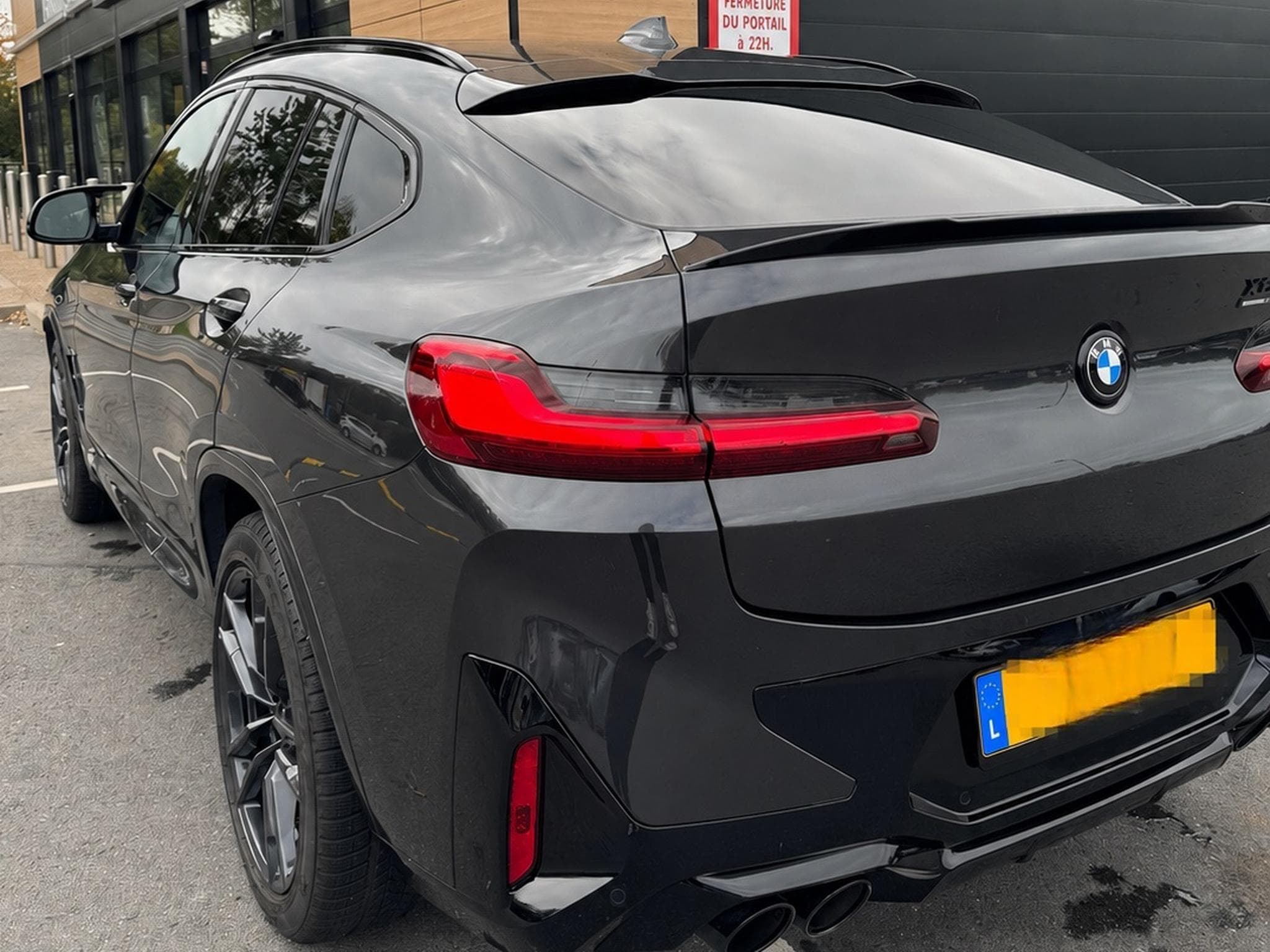 BMW X4M X4M Competition (2024) - Photo 2
