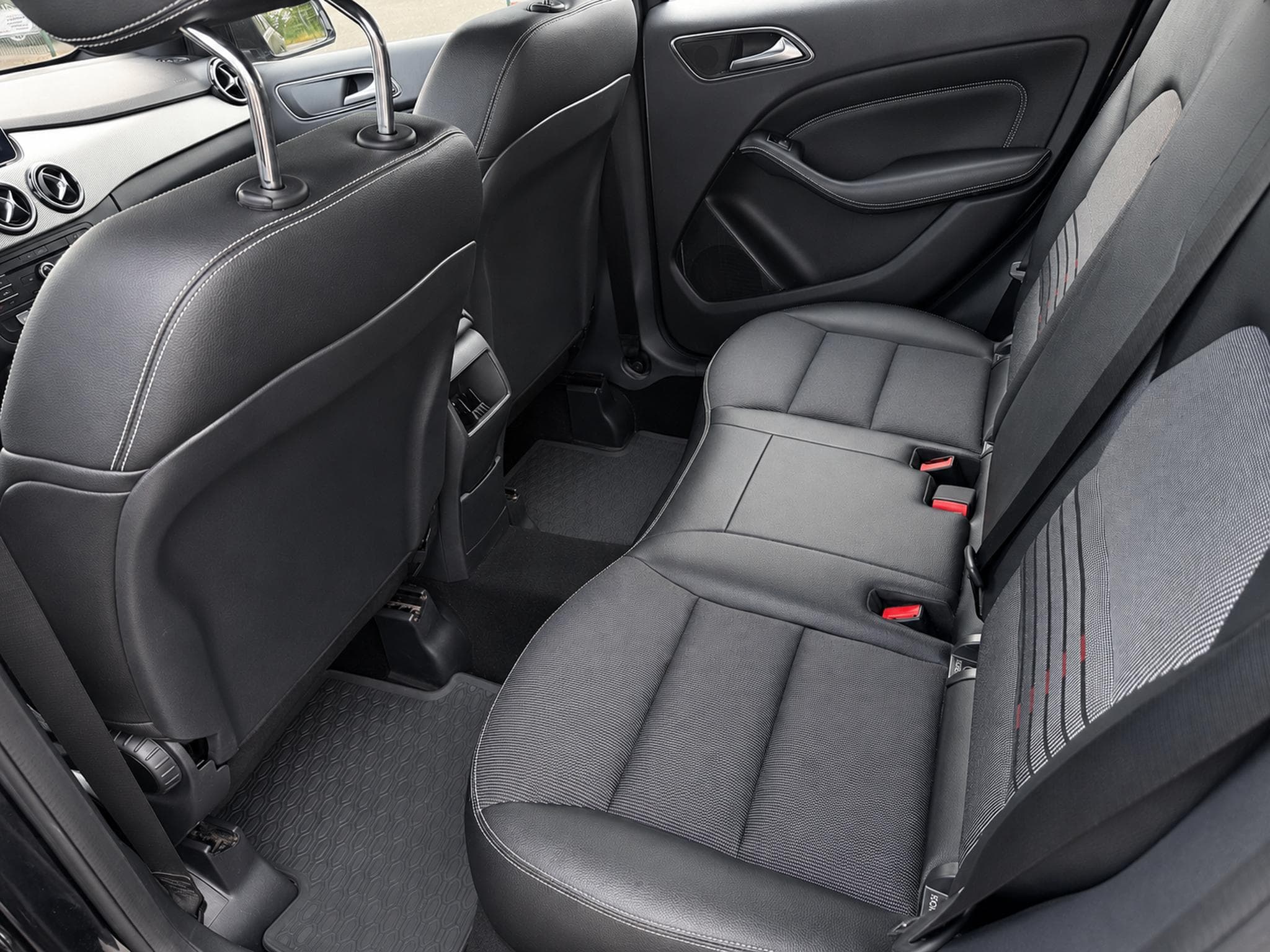 Mercedes B 180 B180d (2016) - Photo 7