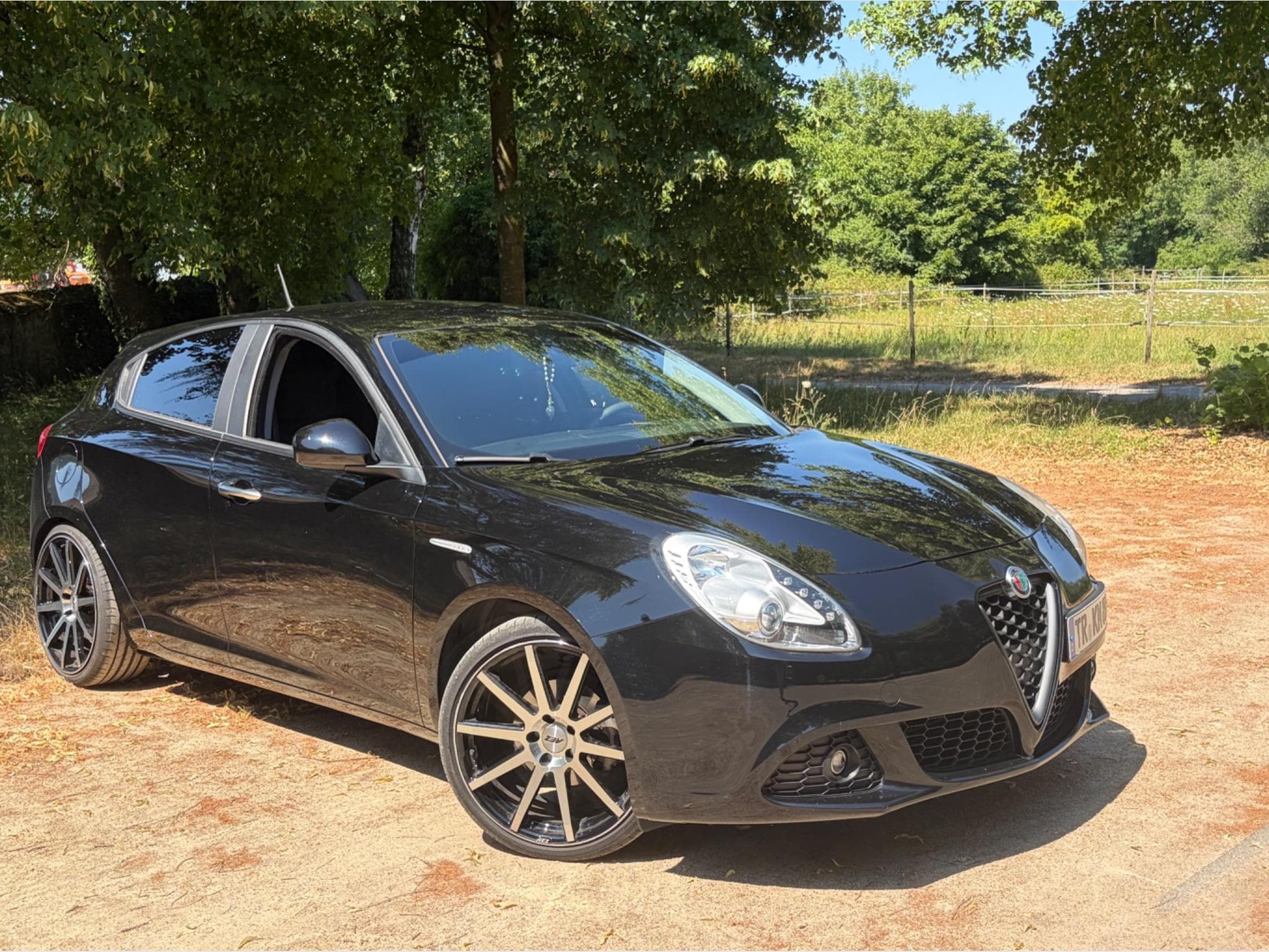 Alfa-Romeo Giulietta 1.4 (2011) - Photo 1