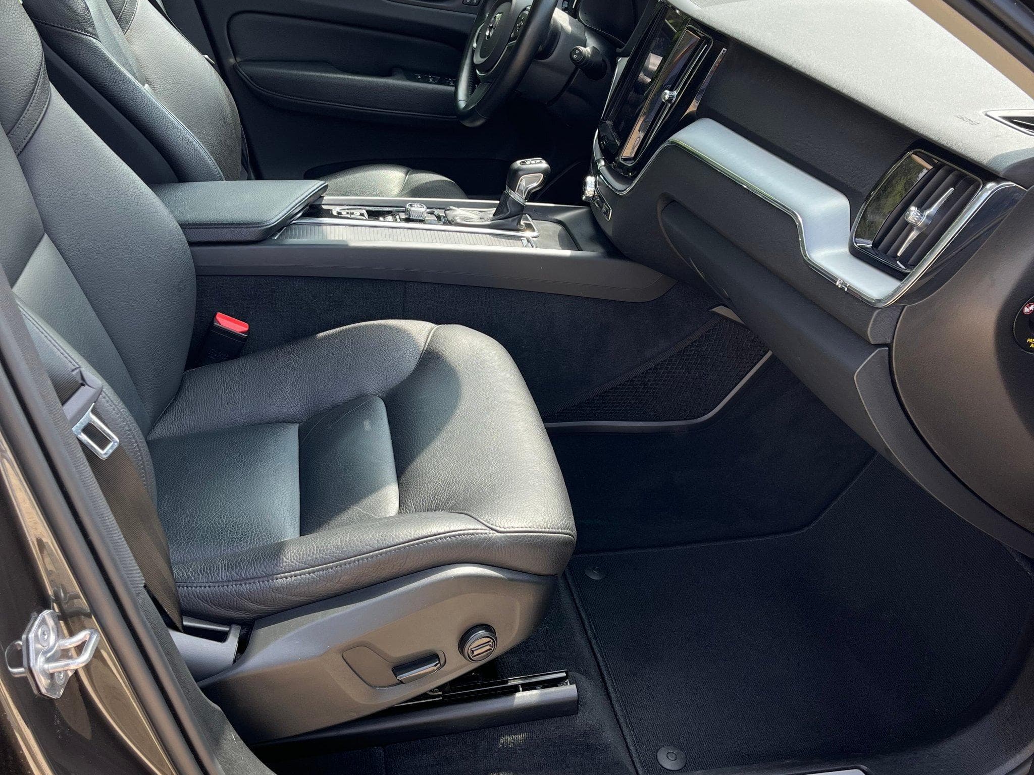 Volvo XC60 D4 (2020) - Photo 6