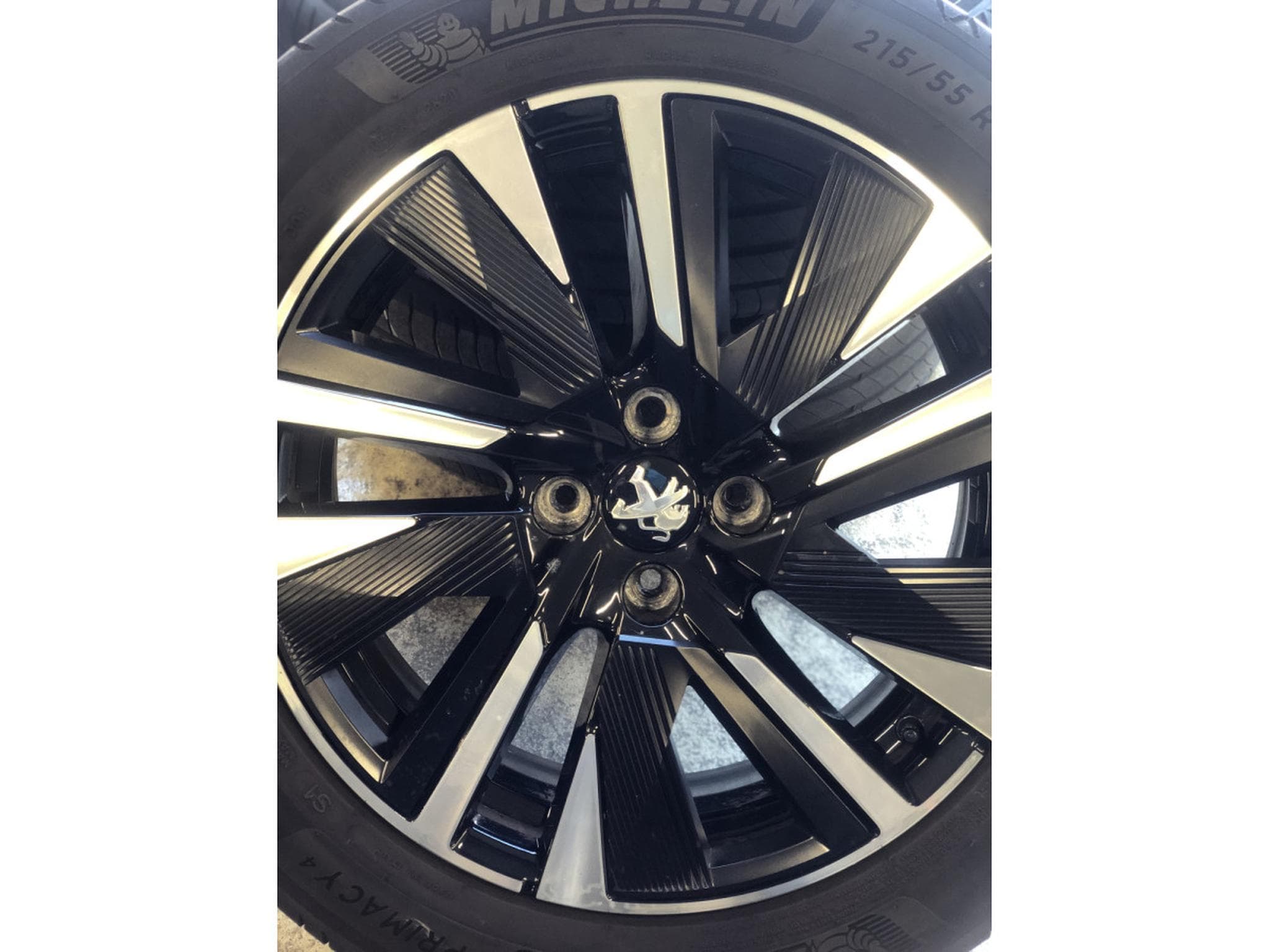 Jantes alu + Pneus é – 18" - Photo 3