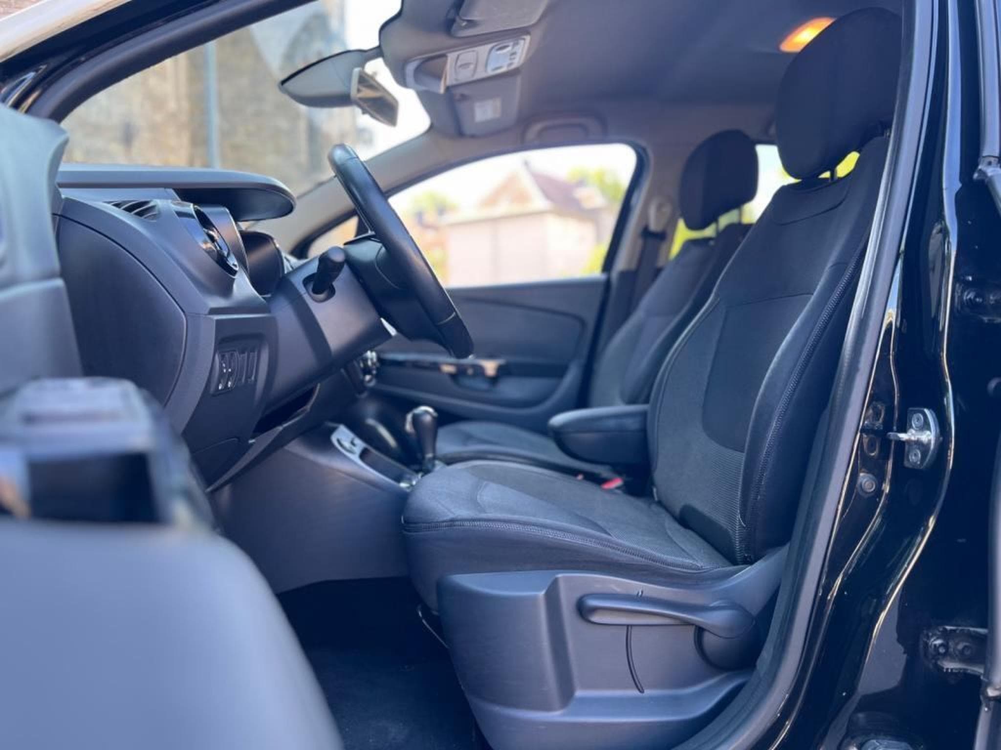Renault Captur Automatique / Essence / (2015) - Photo 15