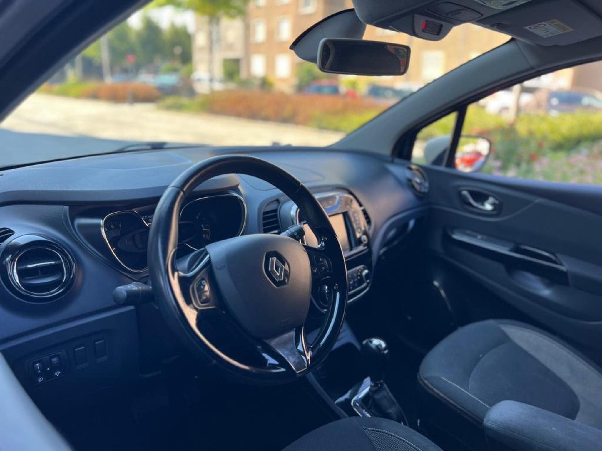 Renault Captur Automatique / Essence / (2015) - Photo 14