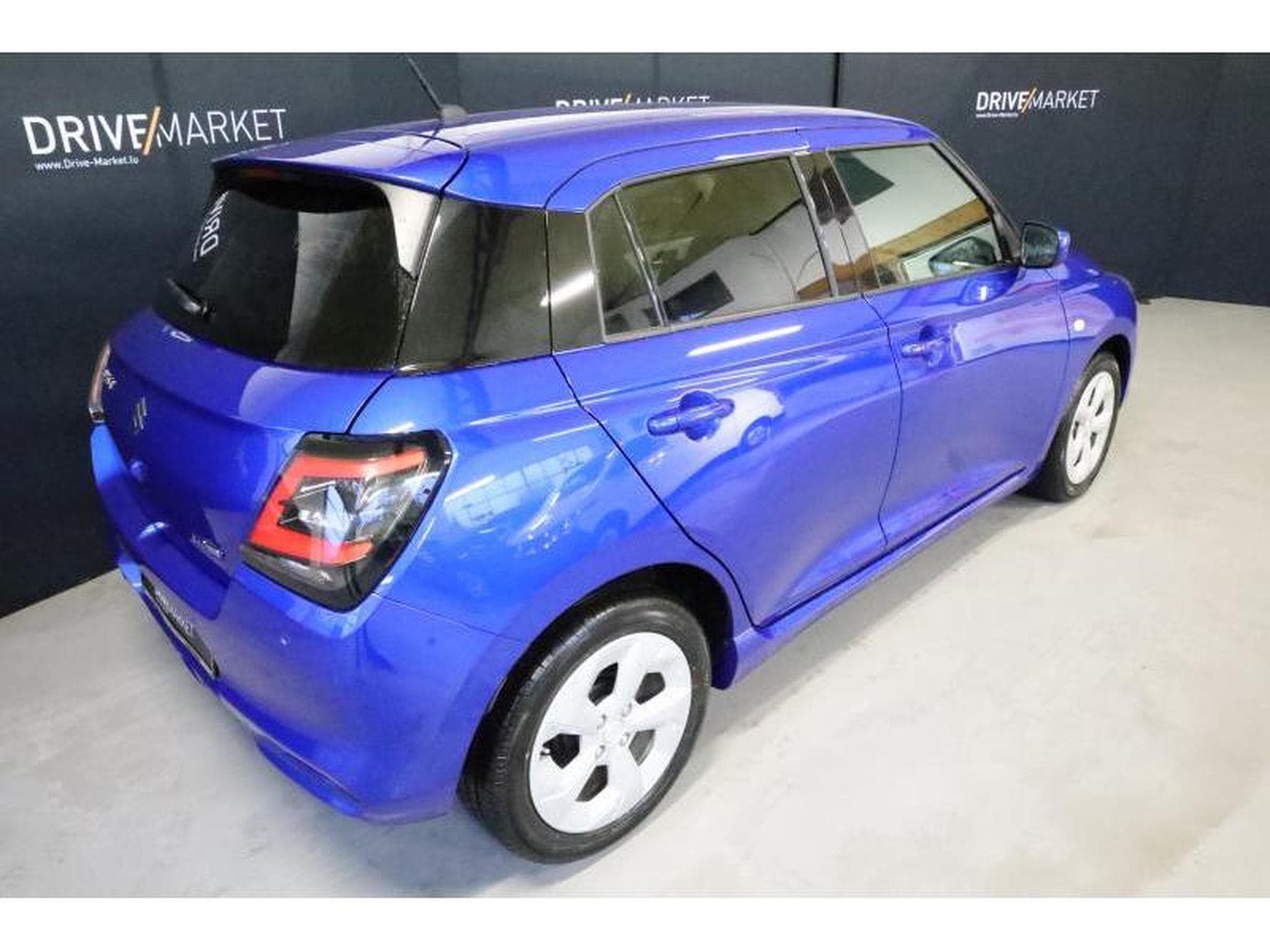Suzuki Swift GL+ (2026) - Photo 19