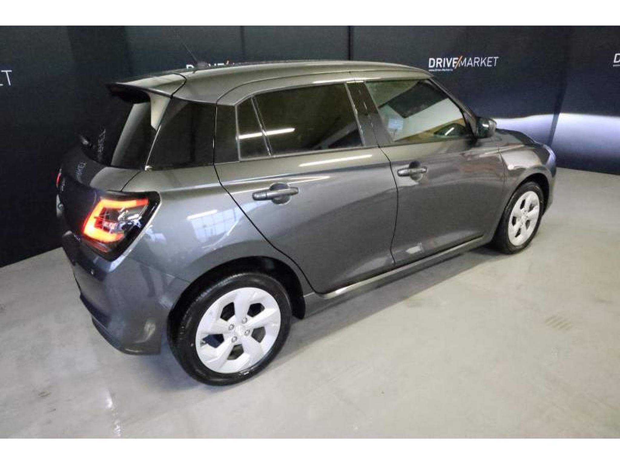 Suzuki Swift GL+ (2026) - Foto 19