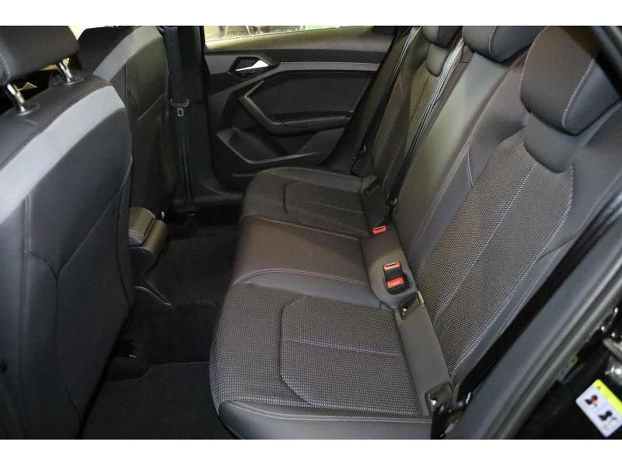 Audi Q2 35 TFSI S Tronic (2024) - Foto 14