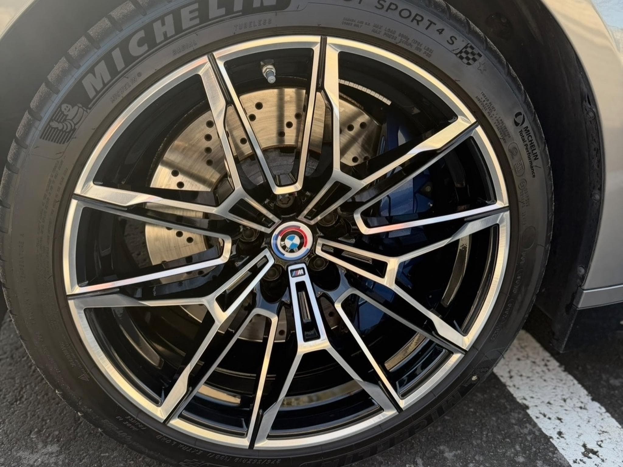 BMW M4 Competition (2024) - Photo 8